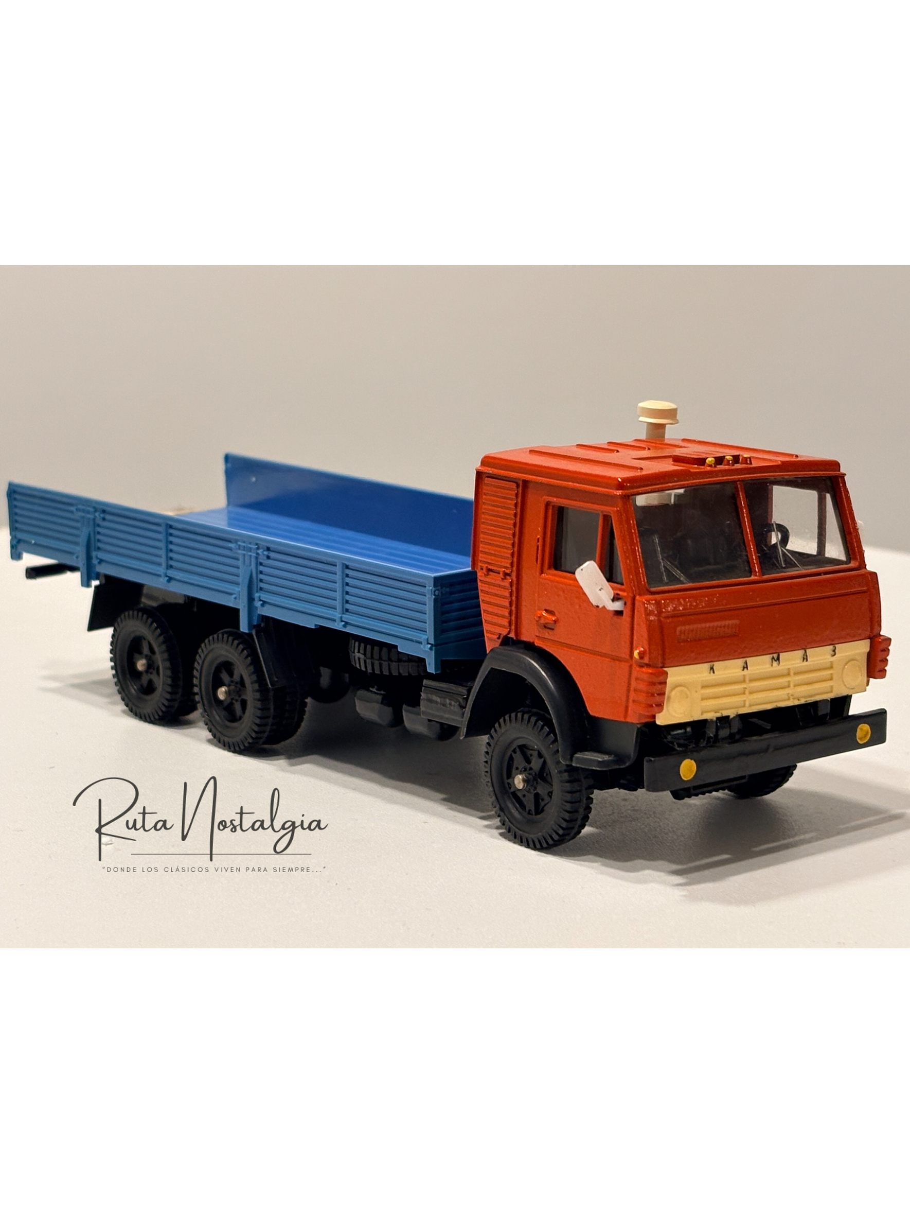 KAMAZ-53212 Rojo/Azul 1:43 Elecon AREK Made in USSR | Camión soviético vintage sin caja para colección en Chile 8