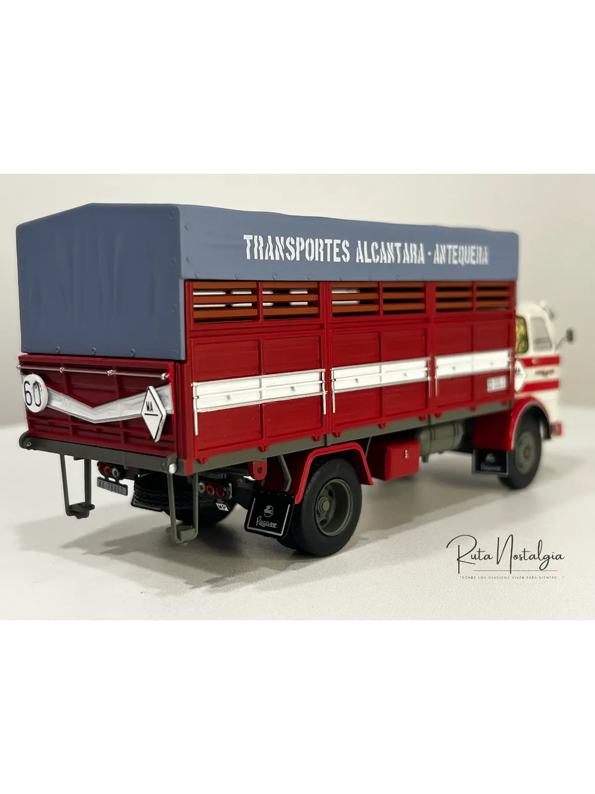 Pegaso 1095 “Transportes Alcántara” 1969 – Escala 1:43 | Die-cast Salvat (IXO) 9