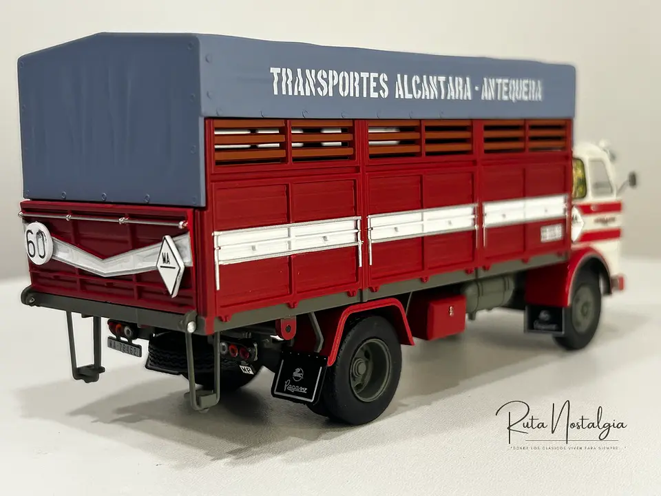 Camión Pegaso 1095 “Transportes Alcántara” | Salvat 1:43 9