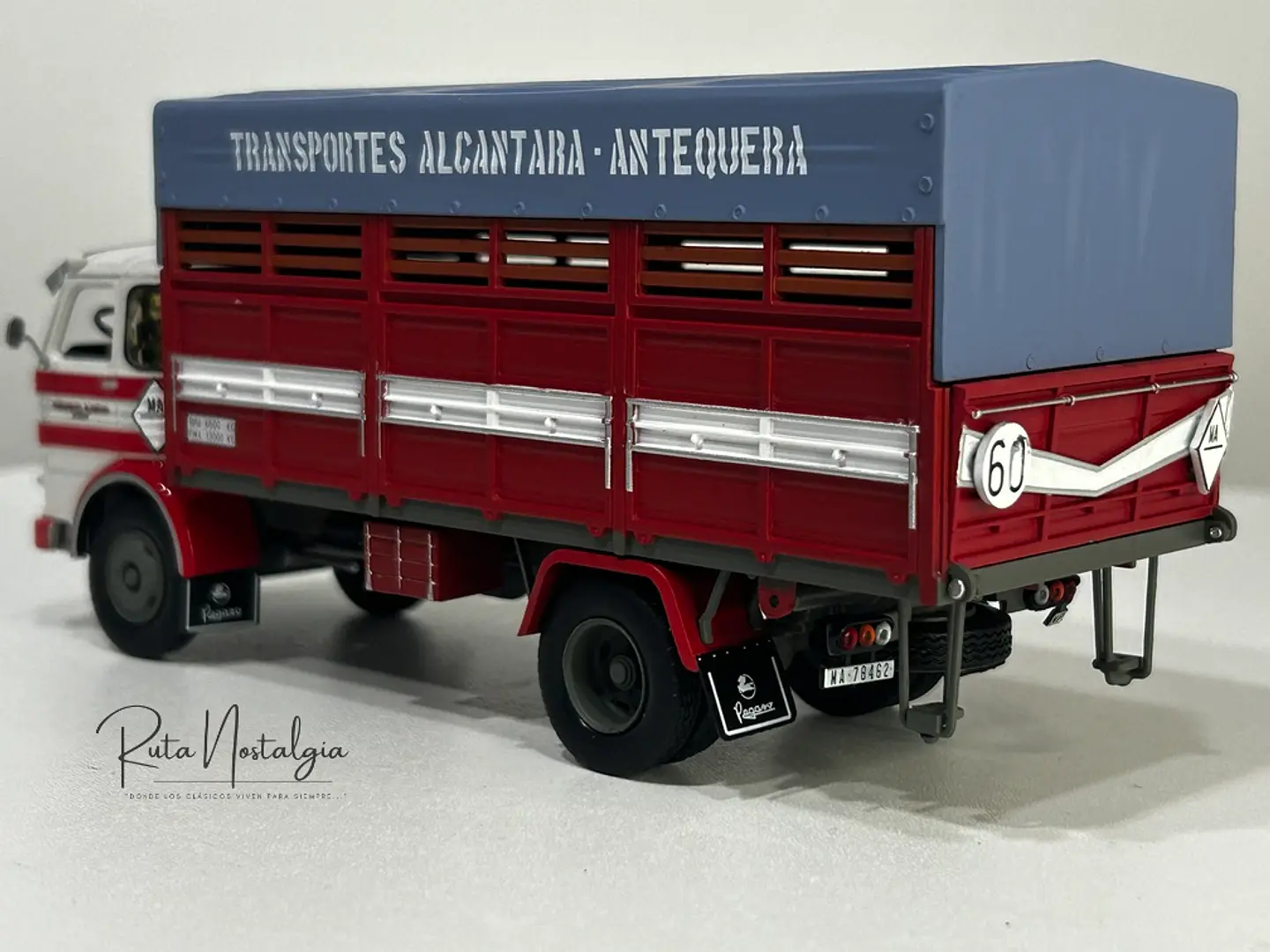 Camión Pegaso 1095 “Transportes Alcántara” | Salvat 1:43 11