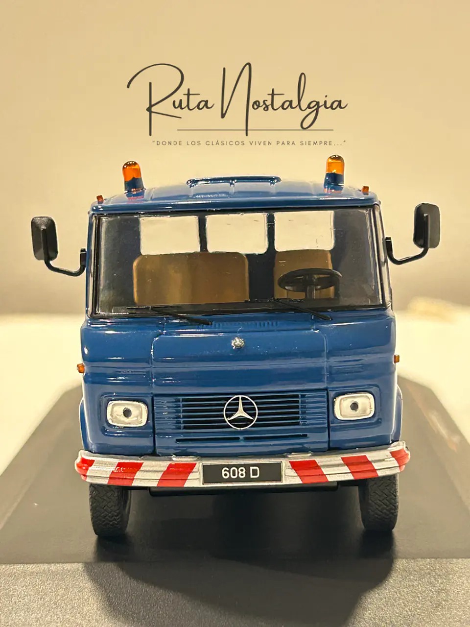Camión Mercedes-Benz L608D 1980 | IXO Escala 1:43 2