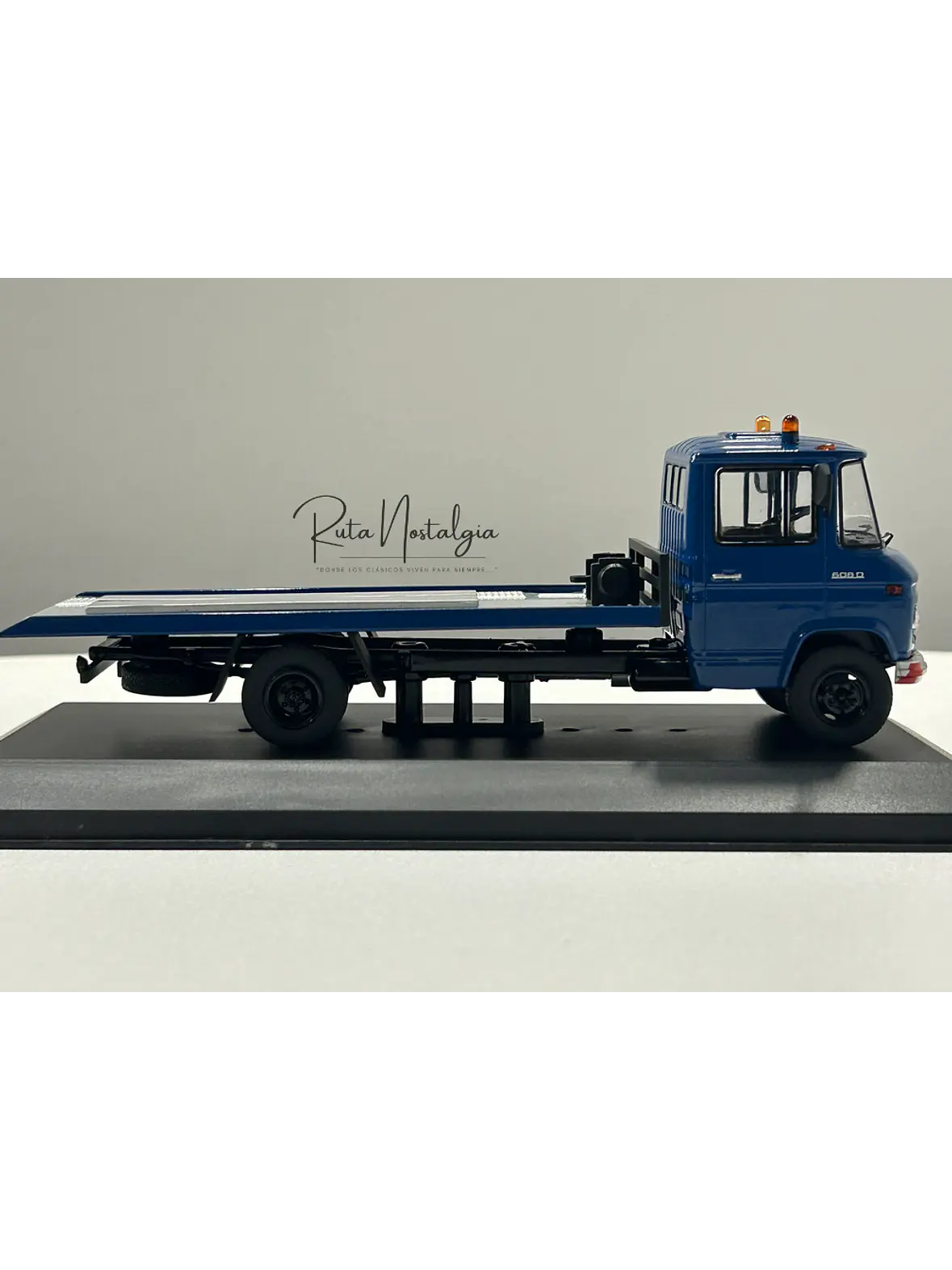 Mercedes-Benz L608D 1980 – Ixo Models 1:43 – Clásico del transporte chileno 4