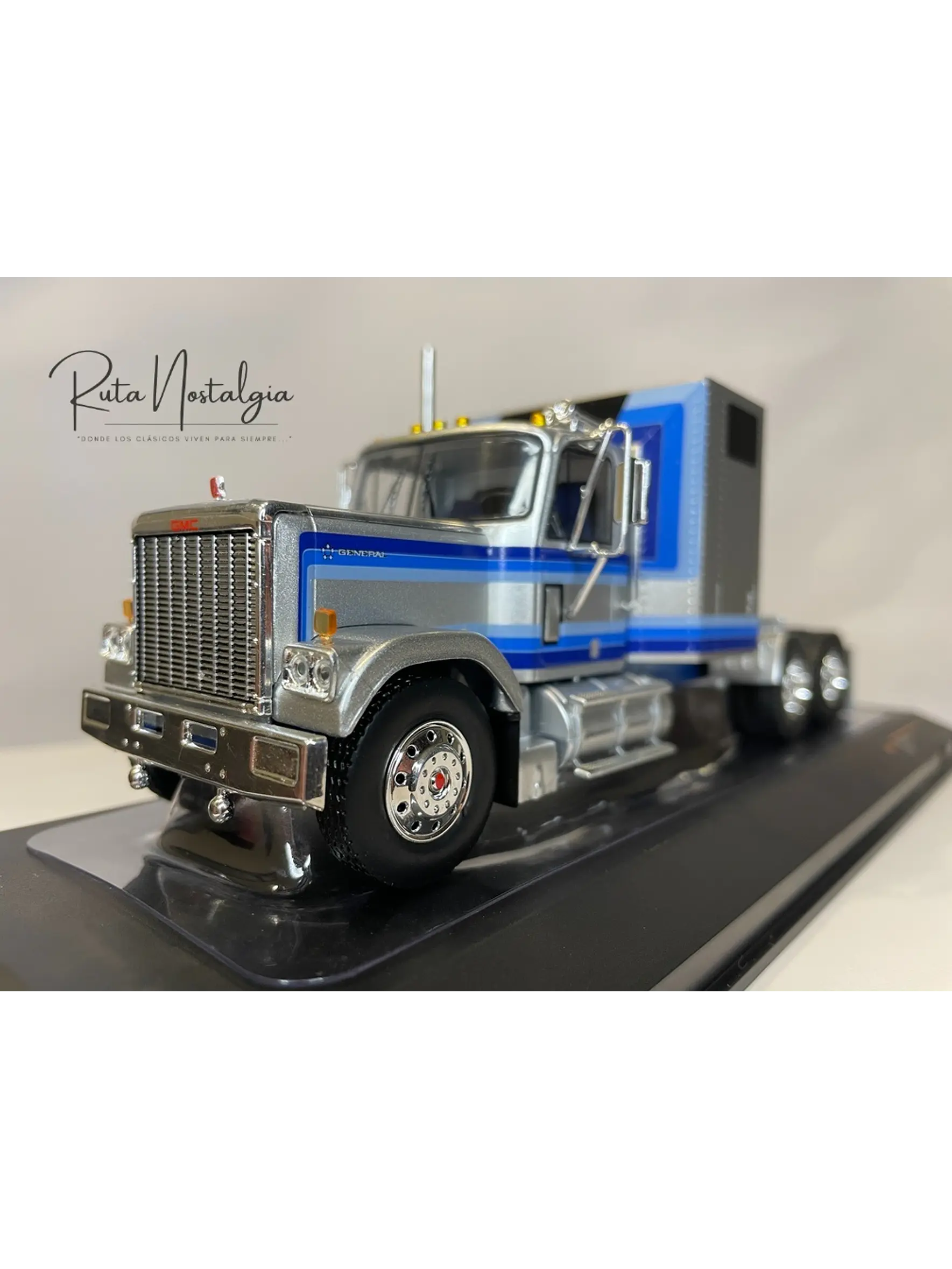 GMC General 1980 – Ixo Models 1:43 – Ícono Americano de Potencia 1