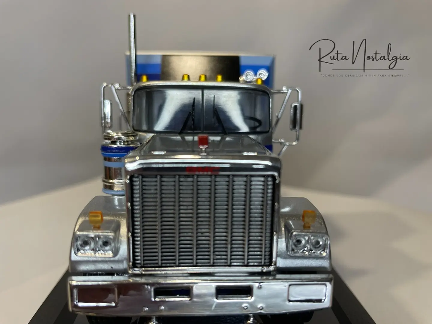 Camión GMC General (1980) | IXO 1:43 Coleccionable 2
