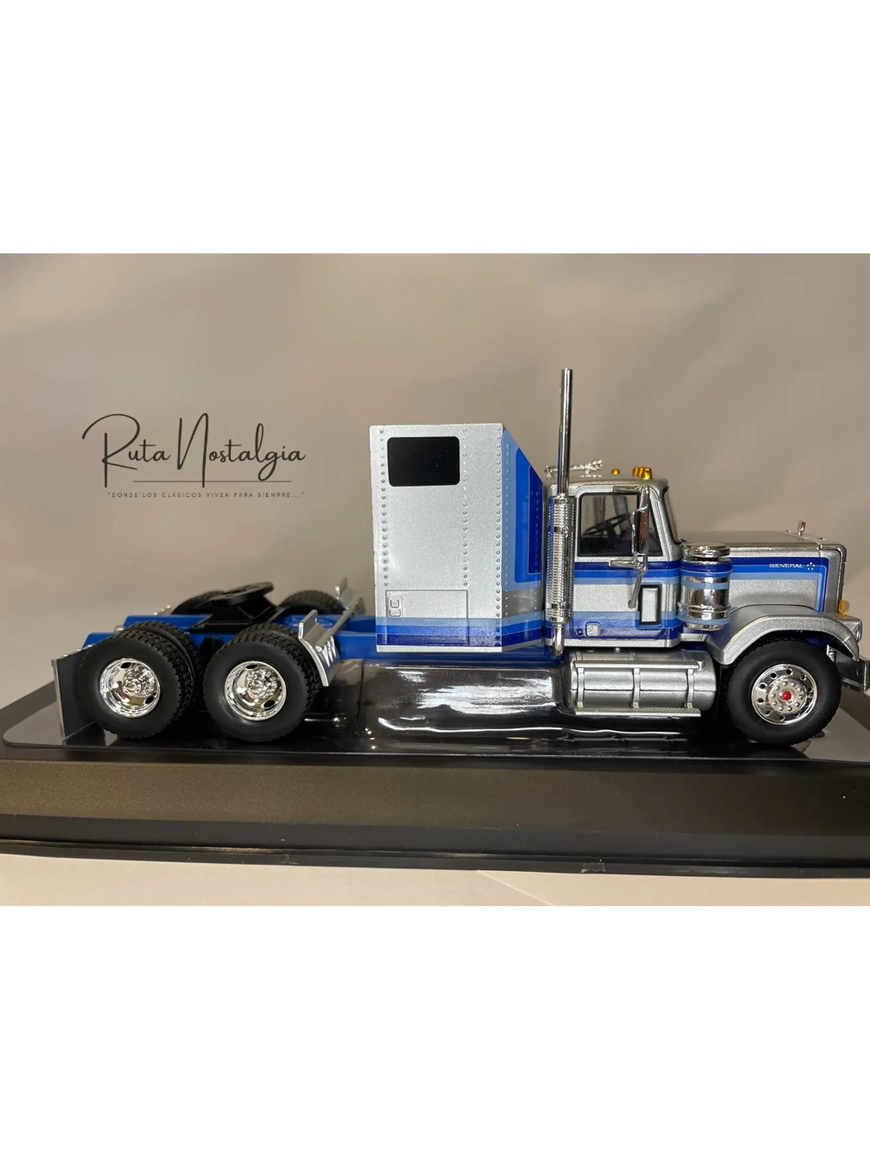 GMC General 1980 – Ixo Models 1:43 – Ícono Americano de Potencia 4