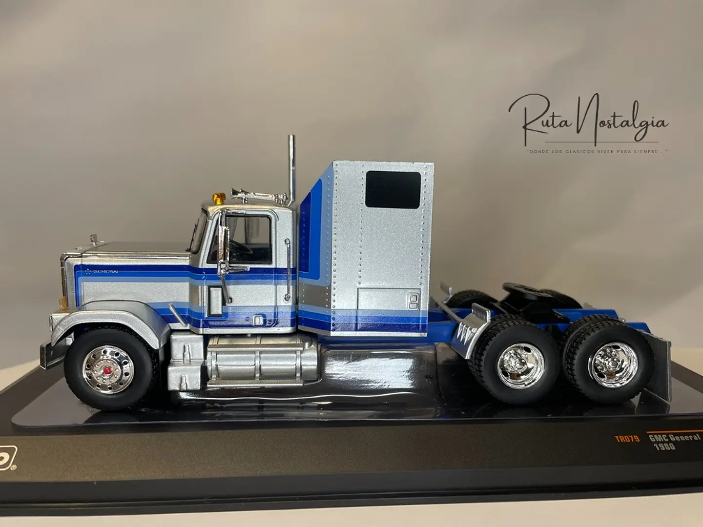 Camión GMC General (1980) | IXO 1:43 Coleccionable 8