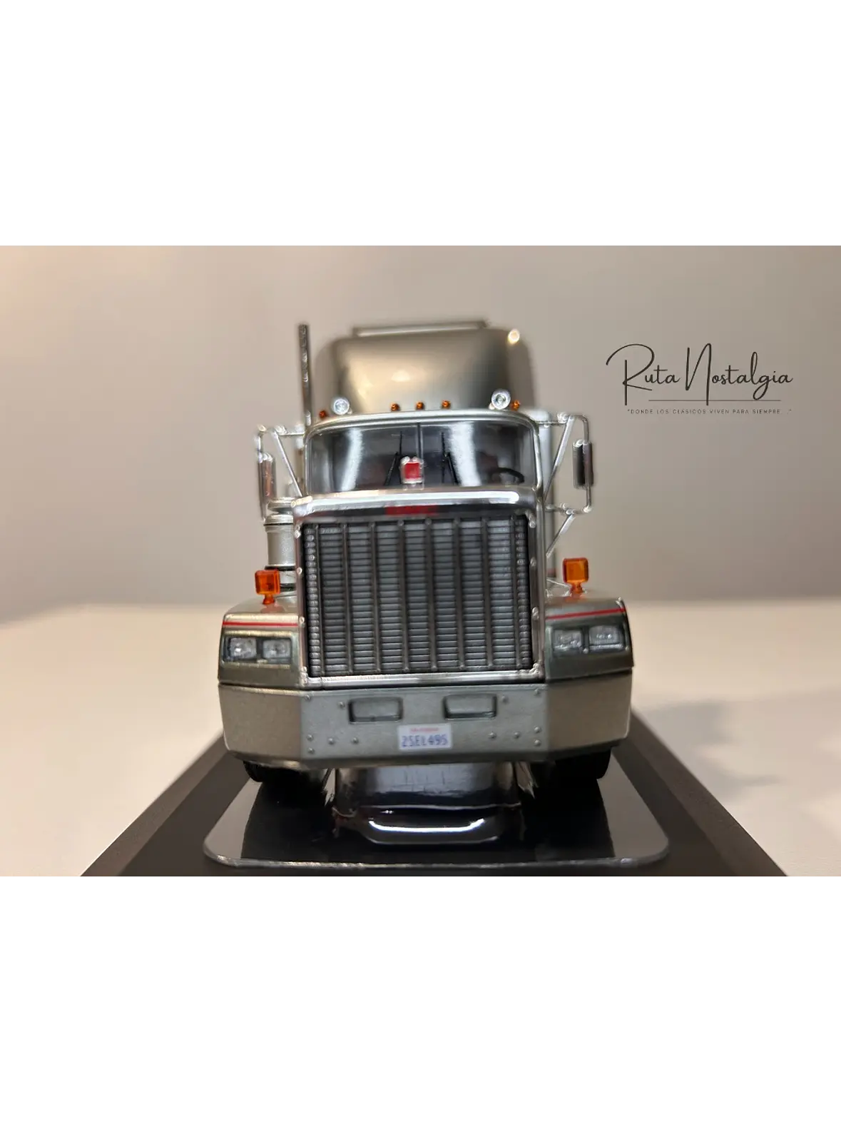 GMC General SBFA 1988 – IXO Models 1:43 – Clásico Americano 2