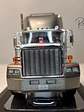 GMC General SBFA 1988 – IXO Models 1:43 – Clásico Americano - Miniatura 2