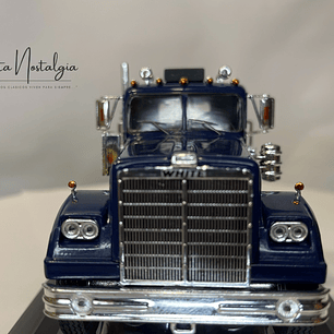 White / Western Star 4864 1970 – IXO Models 1:43 – Clásico Americano Azul Profundo