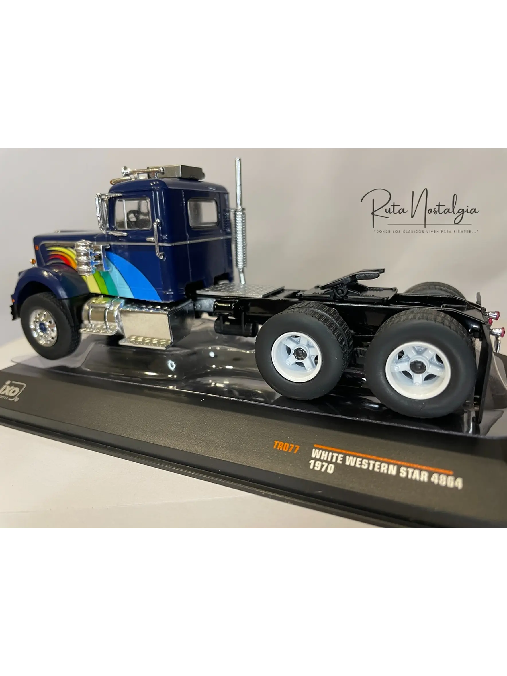 White / Western Star 4864 1970 – IXO Models 1:43 – Clásico Americano Azul Profundo 5