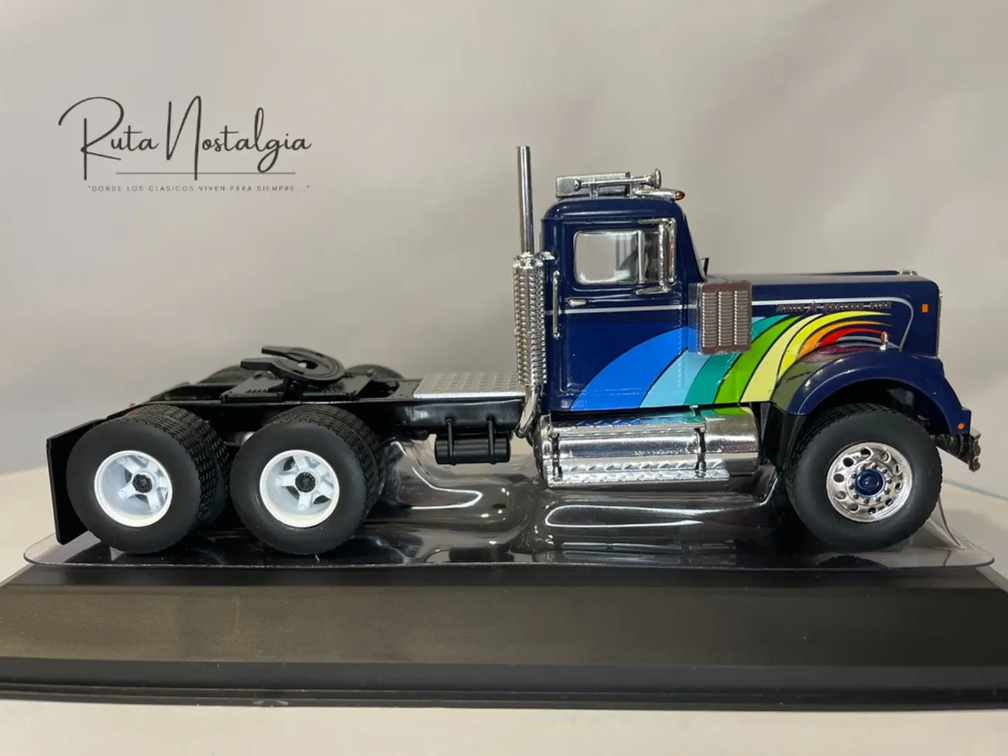 Camión White / Western Star 4864 1970 | IXO 1:43 8