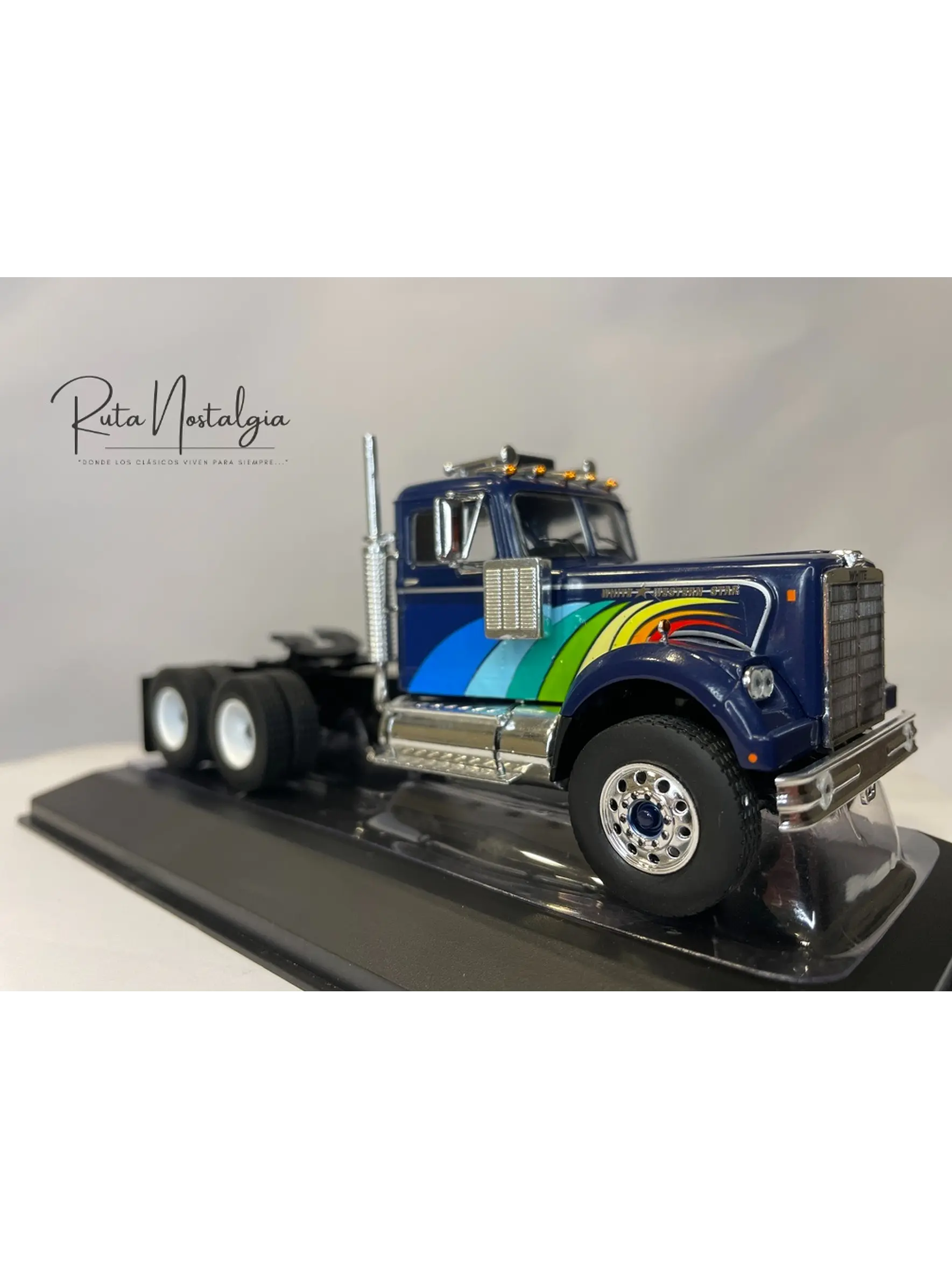 White / Western Star 4864 1970 – IXO Models 1:43 – Clásico Americano Azul Profundo 9
