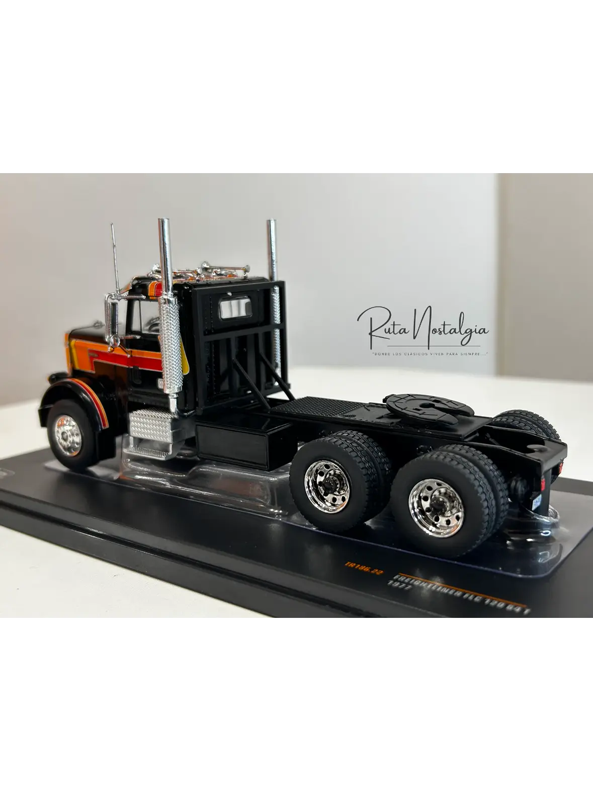 Freightliner FLC 120 64T Tractor Truck 1977 – Ixo Models 1:43 – Leyenda del Transporte en Chile 7