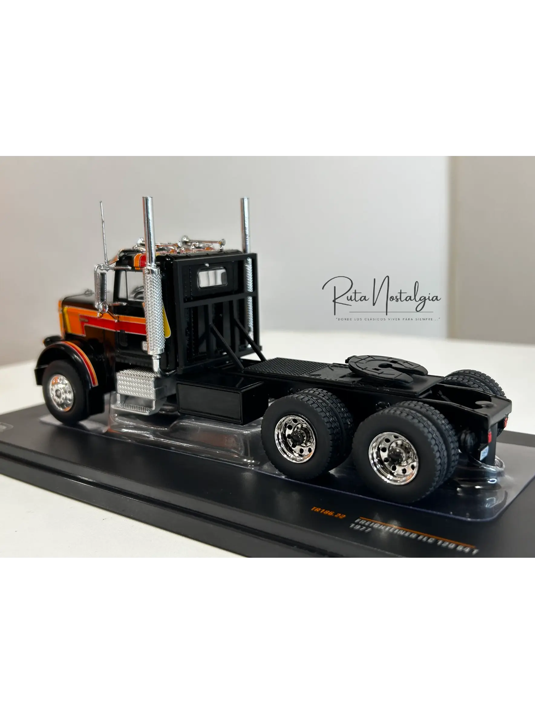 Freightliner FLC 120 64T Tractor Truck 1977 – Ixo Models 1:43 – Leyenda del Transporte en Chile 7