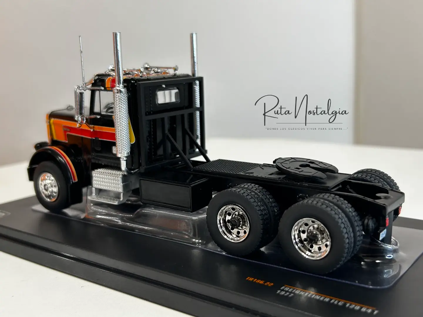 Camión Freightliner FLC 120 64T (1977) | IXO 1:43 7