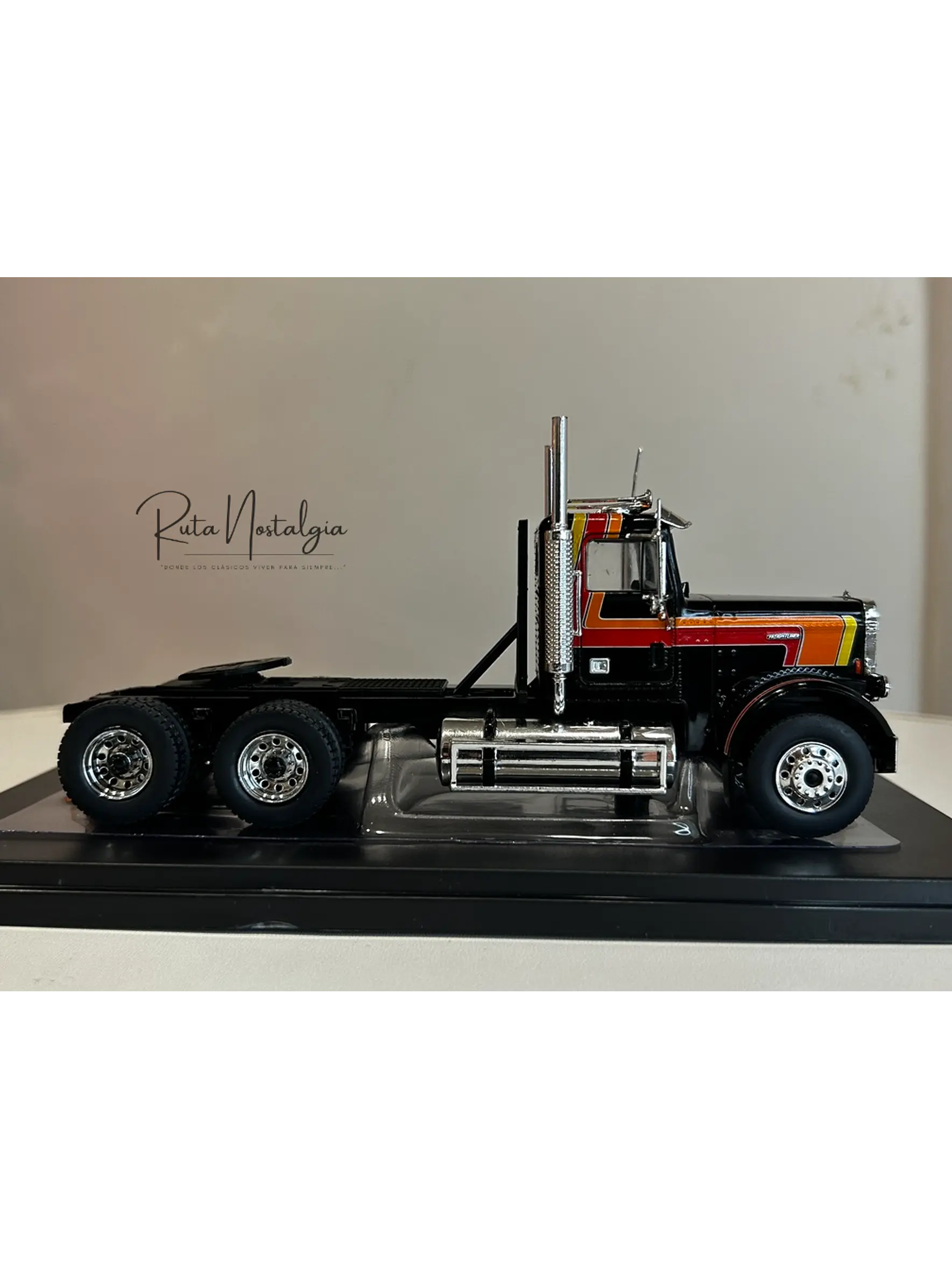 Freightliner FLC 120 64T Tractor Truck 1977 – Ixo Models 1:43 – Leyenda del Transporte en Chile 4