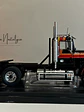 Freightliner FLC 120 64T Tractor Truck 1977 – Ixo Models 1:43 – Leyenda del Transporte en Chile - Miniatura 4