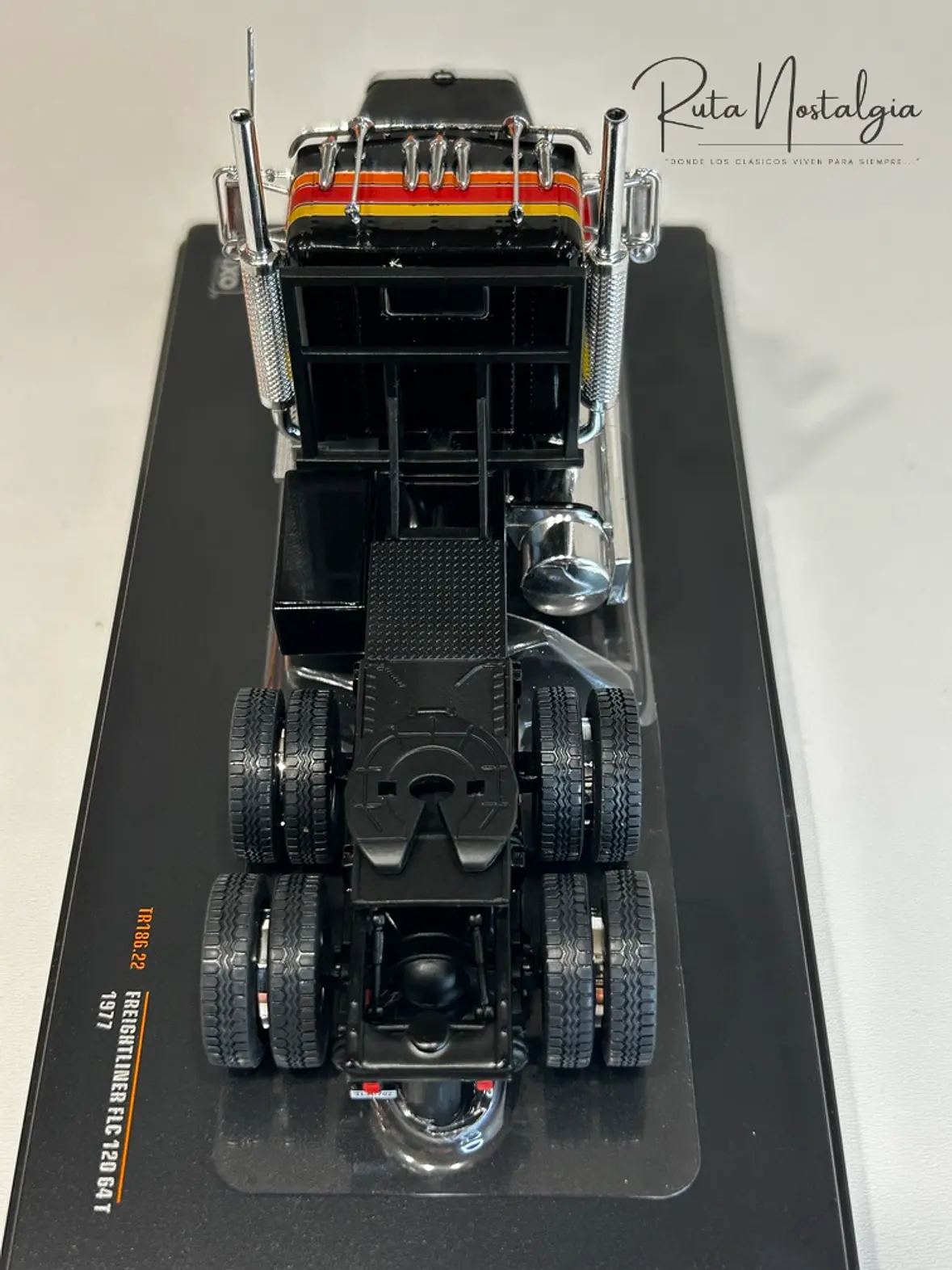 Freightliner FLC 120 64T Tractor Truck 1977 – Ixo Models 1:43 – Leyenda del Transporte en Chile 6