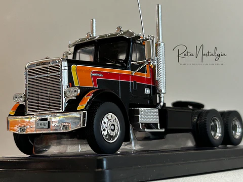 Freightliner FLC 120 64T Tractor Truck 1977 – Ixo Models 1:43 – Leyenda del Transporte en Chile