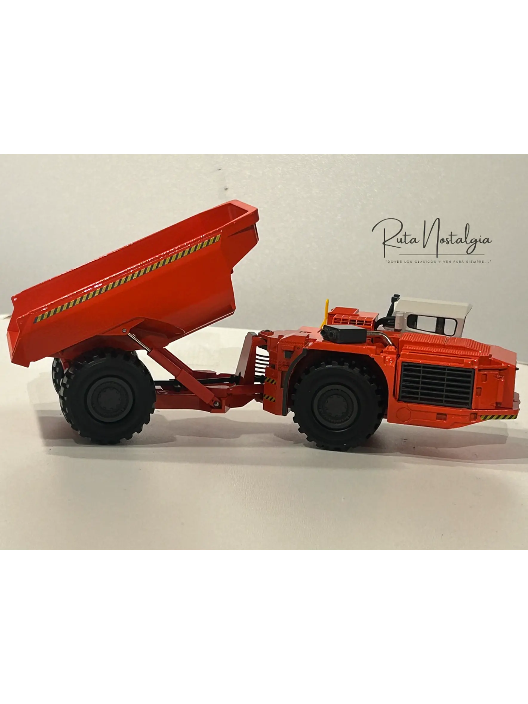 Camión Dumper Subterráneo Sandvik TH550 | Conrad Modelle - Escala 1:50 | Equipo minería subterránea bajo perfil  6
