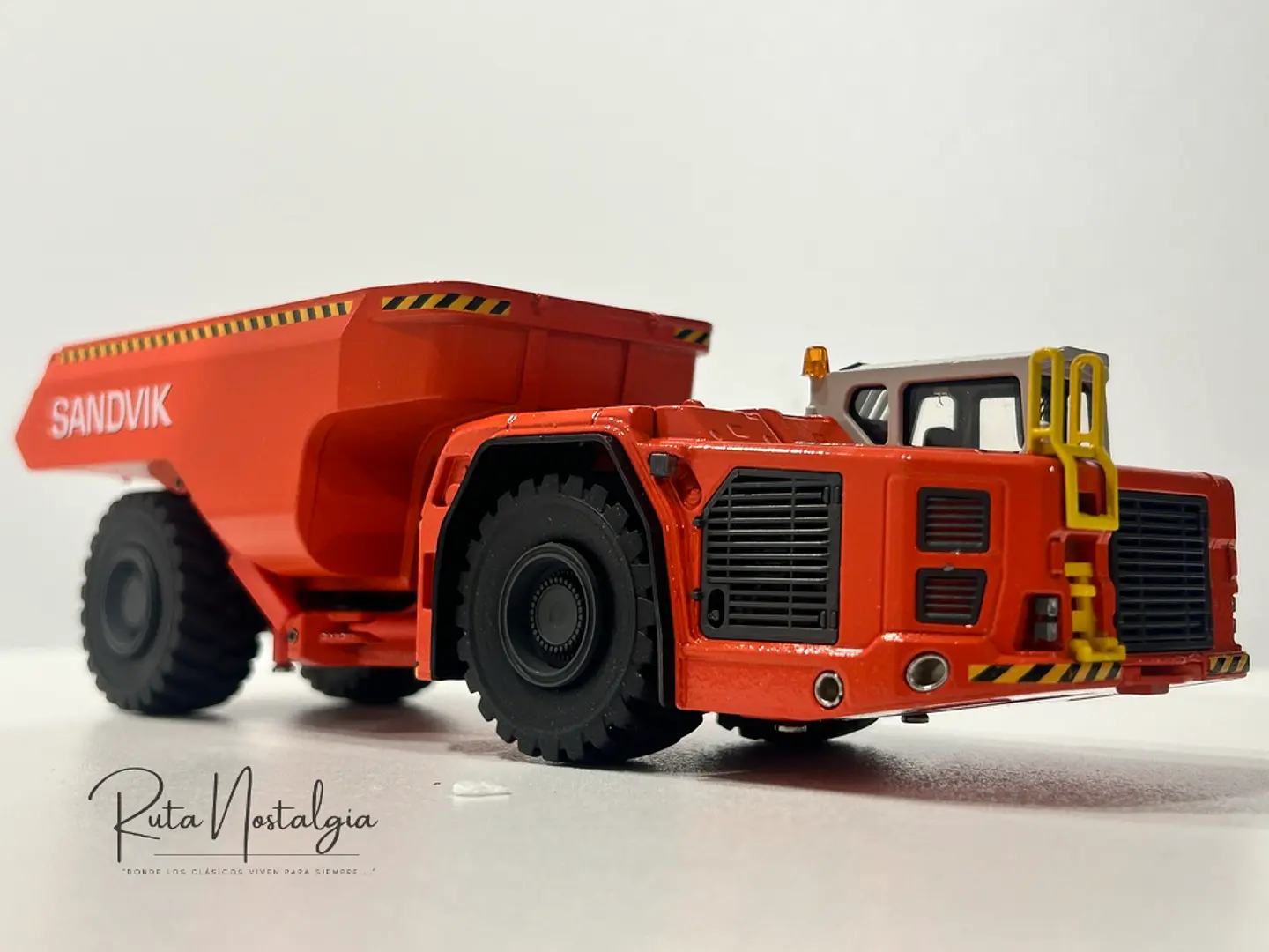 Equipo Minero Sandvik Toro TH663 | Conrad 1:50 3