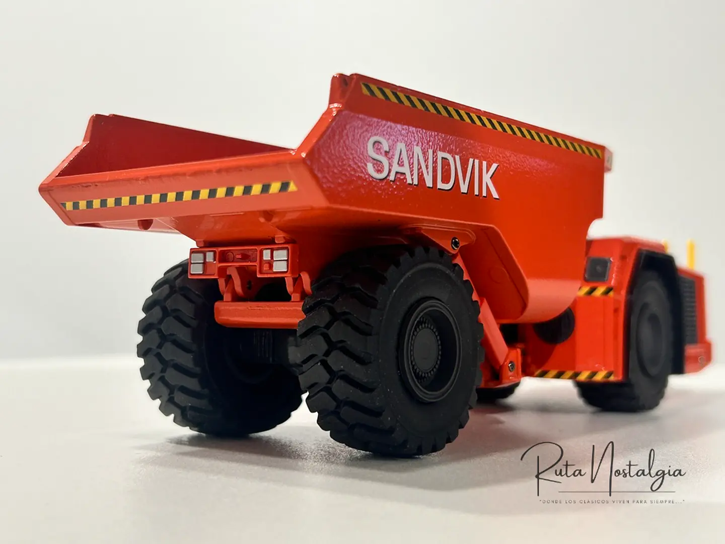 Equipo Minero Sandvik Toro TH663 | Conrad 1:50 7