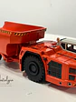 Camión Dumper Subterráneo Sandvik Toro TH663  — Conrad Modelle - Escala 1:50. Equipo minería subterránea bajo perfil de 63 ton. - Miniatura 1