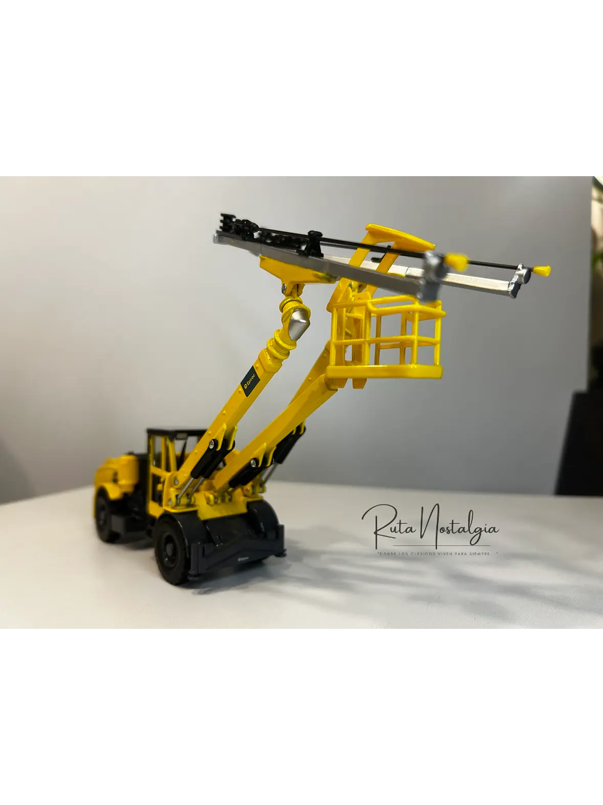 Perforador Subterráneo - Jumbo Boomer Epiroc E2 - Escala 1:50 – Jumbo de perforación a escala para minería subterránea 1