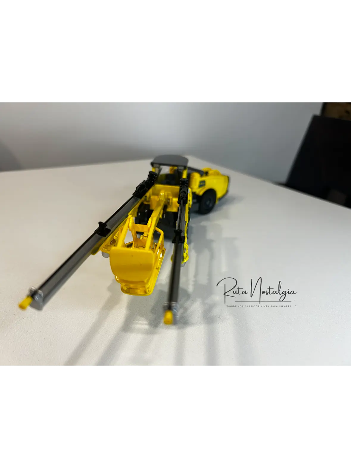 Perforador Subterráneo - Jumbo Boomer Epiroc E2 - Escala 1:50 – Jumbo de perforación a escala para minería subterránea 5