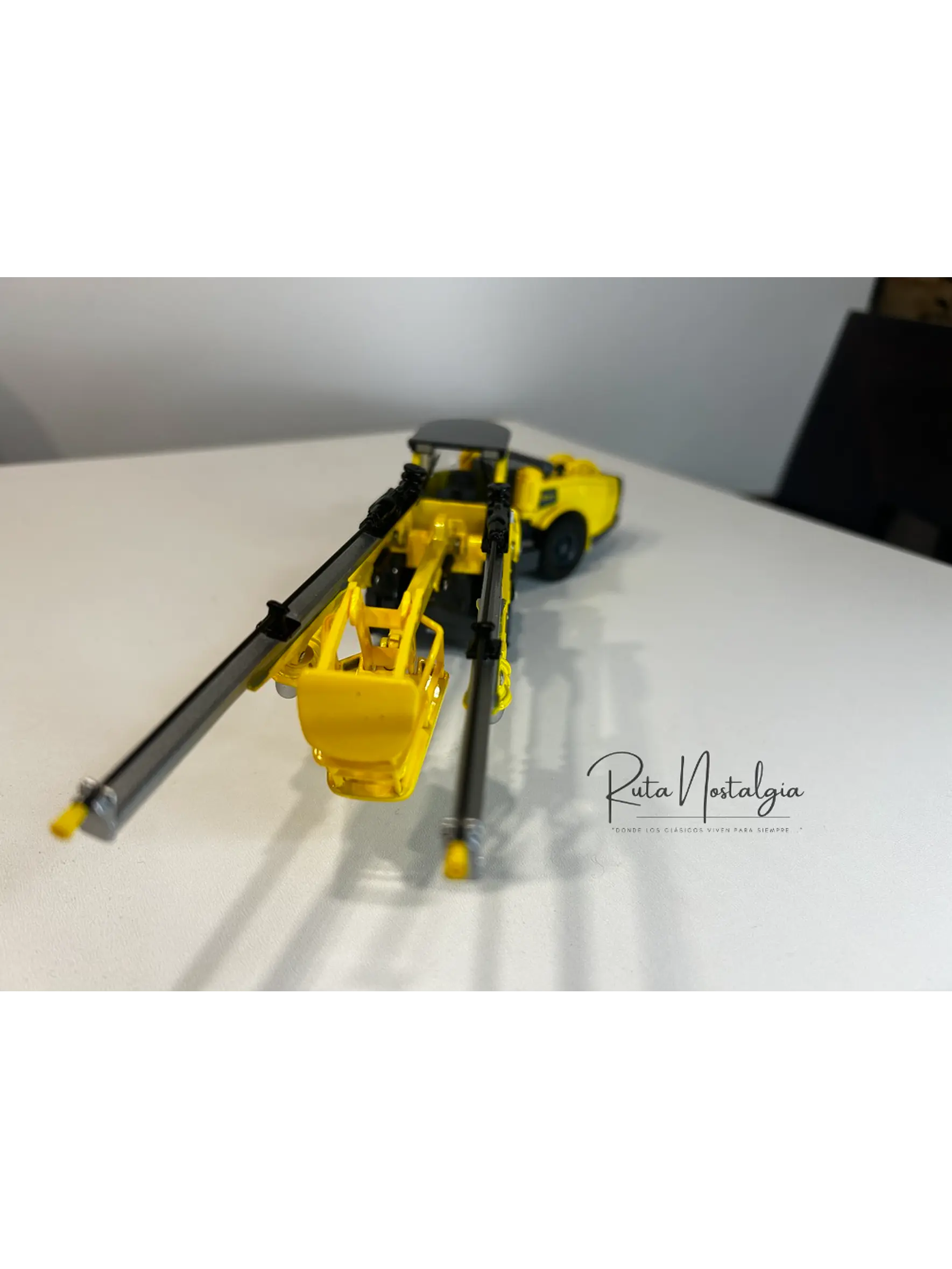 Perforador Subterráneo - Jumbo Boomer Epiroc E2 - Escala 1:50 – Jumbo de perforación a escala para minería subterránea 5
