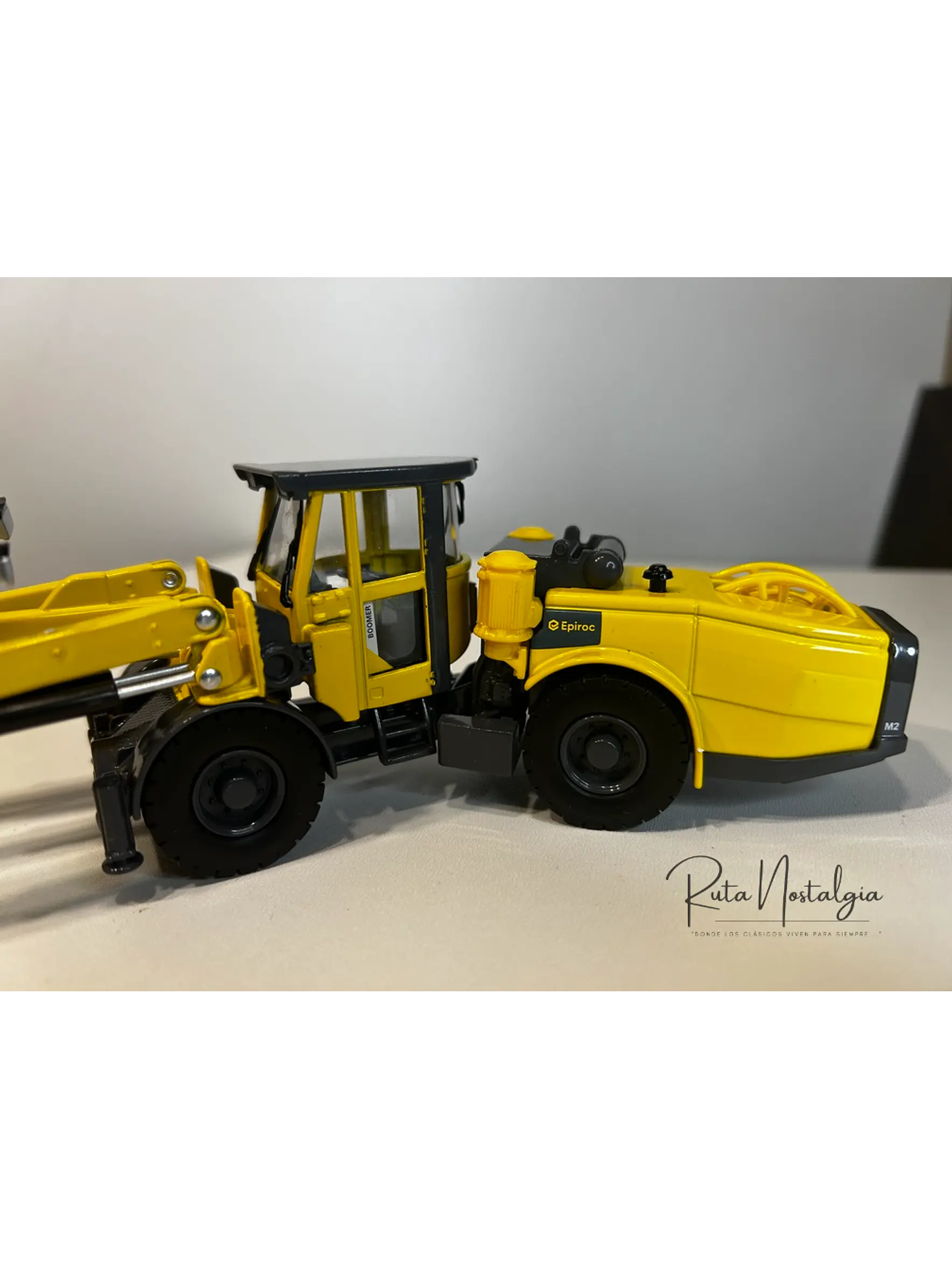 Perforador Subterráneo - Jumbo Boomer Epiroc E2 - Escala 1:50 – Jumbo de perforación a escala para minería subterránea 8