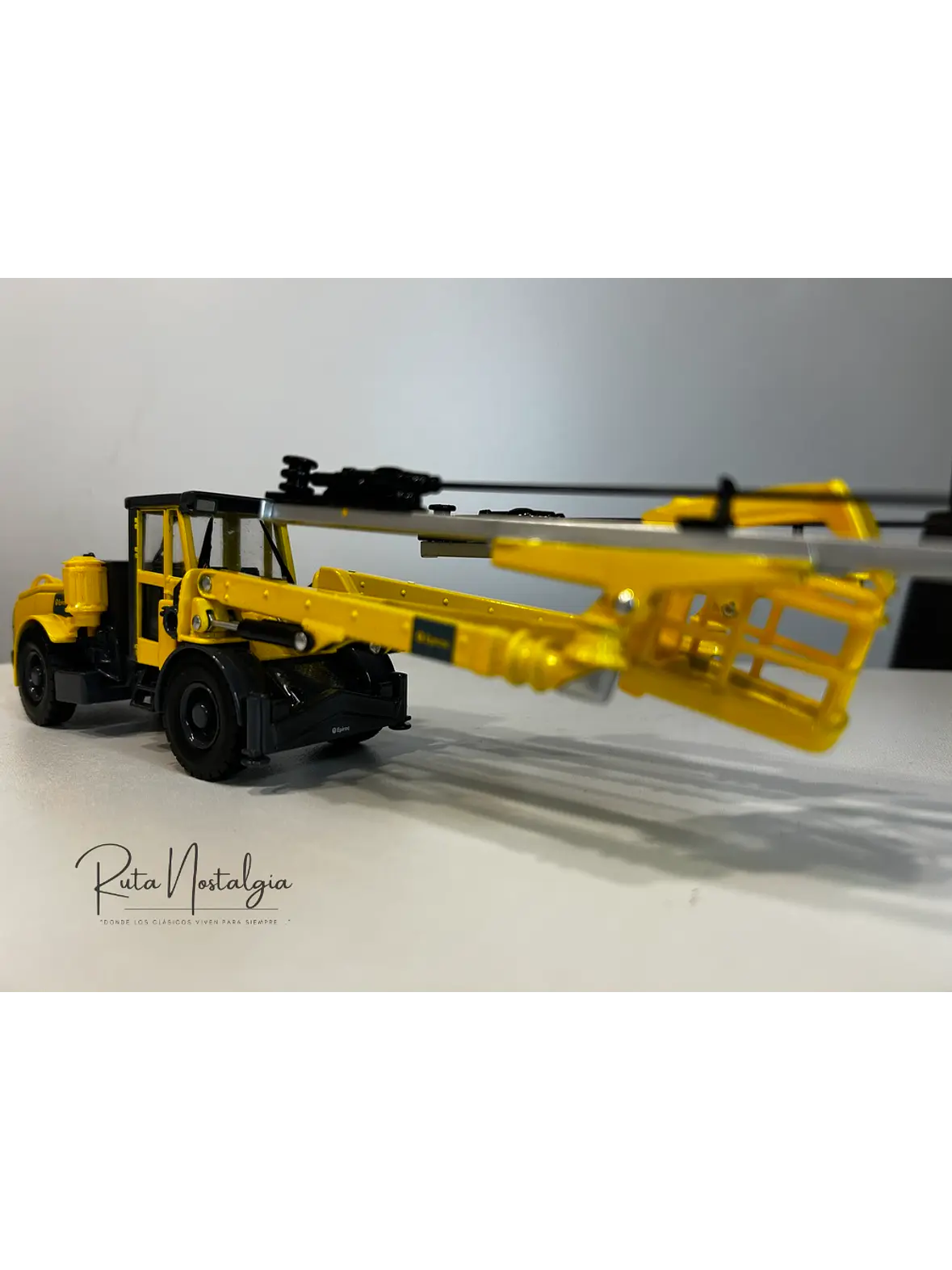 Perforador Subterráneo - Jumbo Boomer Epiroc E2 - Escala 1:50 – Jumbo de perforación a escala para minería subterránea 9