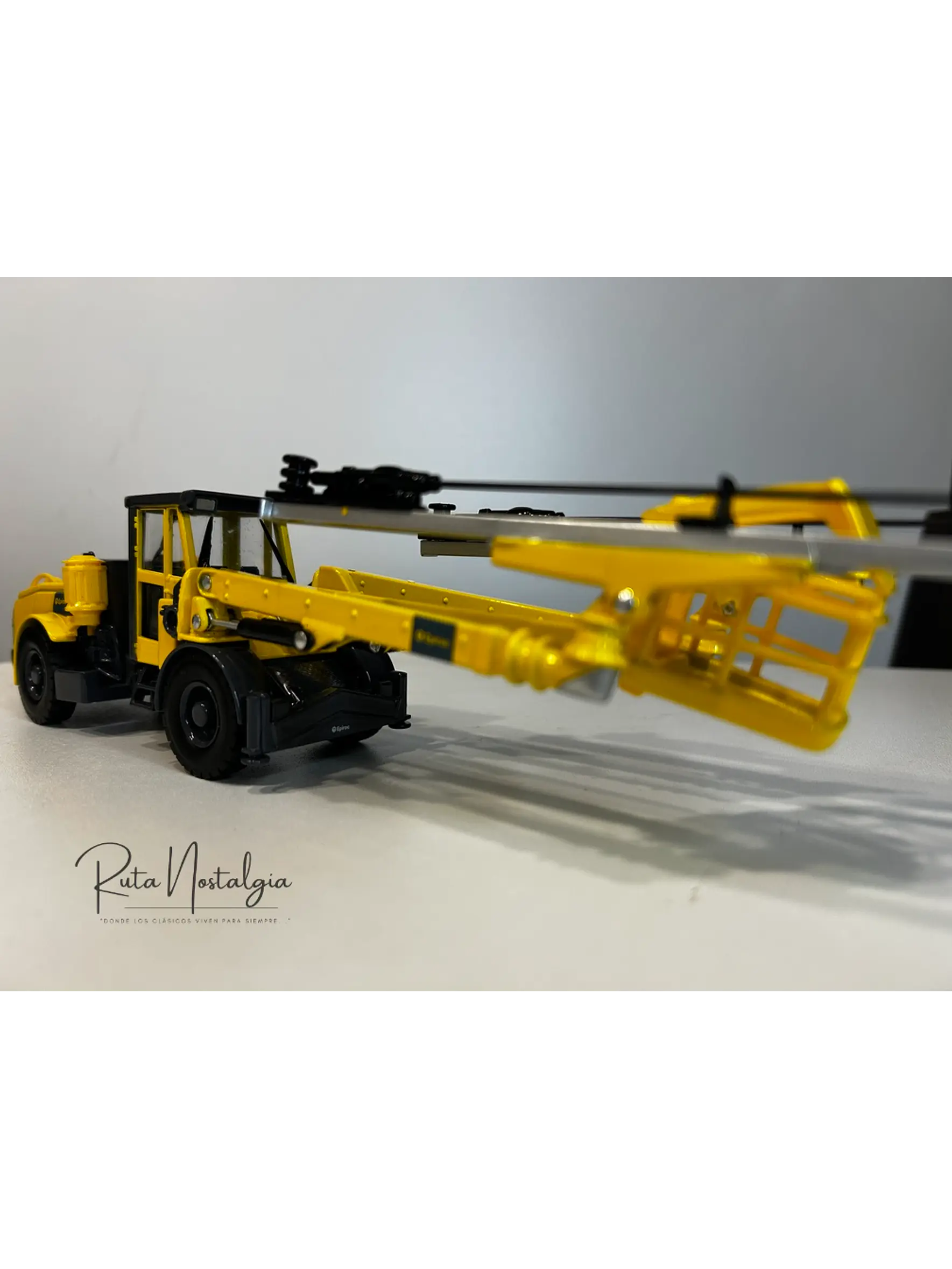 Perforador Subterráneo - Jumbo Boomer Epiroc E2 - Escala 1:50 – Jumbo de perforación a escala para minería subterránea 9