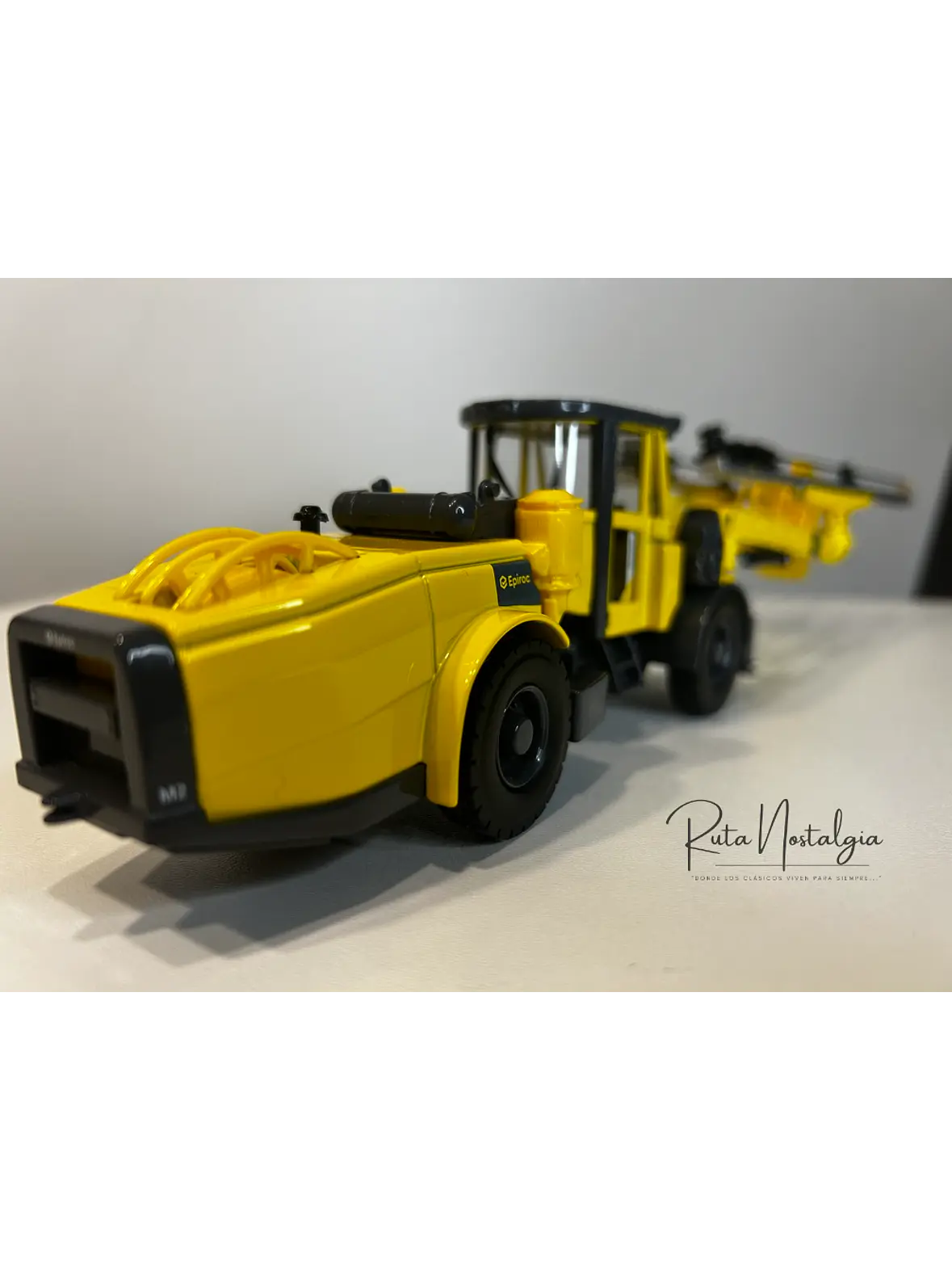 Perforador Subterráneo - Jumbo Boomer Epiroc E2 - Escala 1:50 – Jumbo de perforación a escala para minería subterránea 12