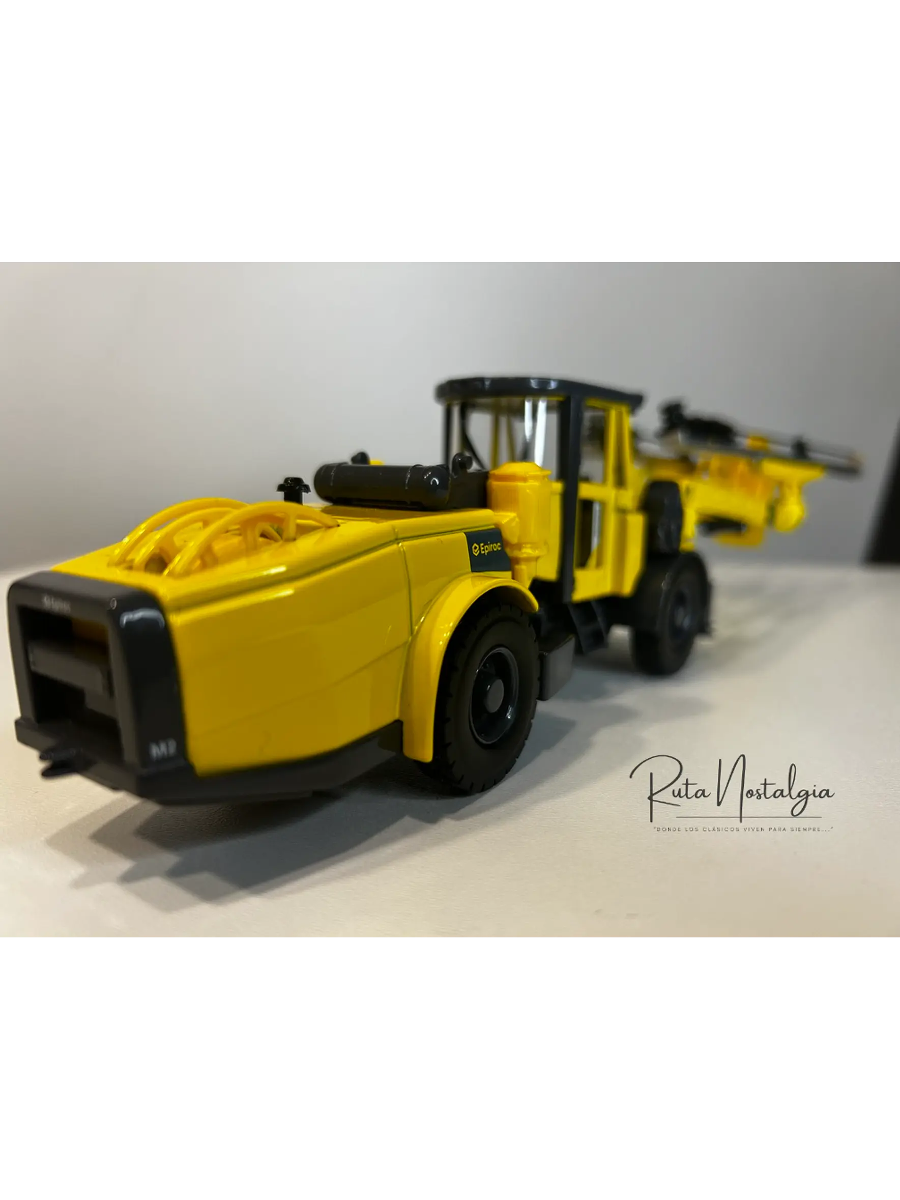Perforador Subterráneo - Jumbo Boomer Epiroc E2 - Escala 1:50 – Jumbo de perforación a escala para minería subterránea 12