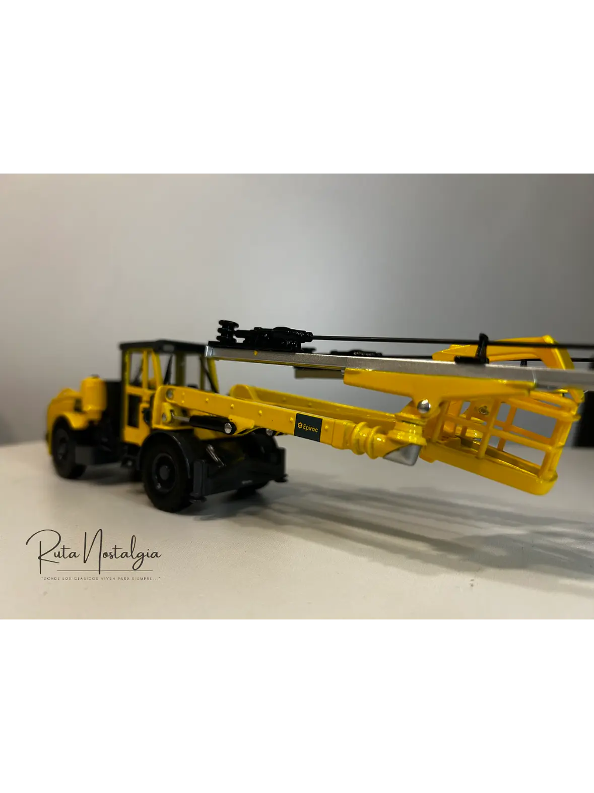 Perforador Subterráneo - Jumbo Boomer Epiroc E2 - Escala 1:50 – Jumbo de perforación a escala para minería subterránea 13