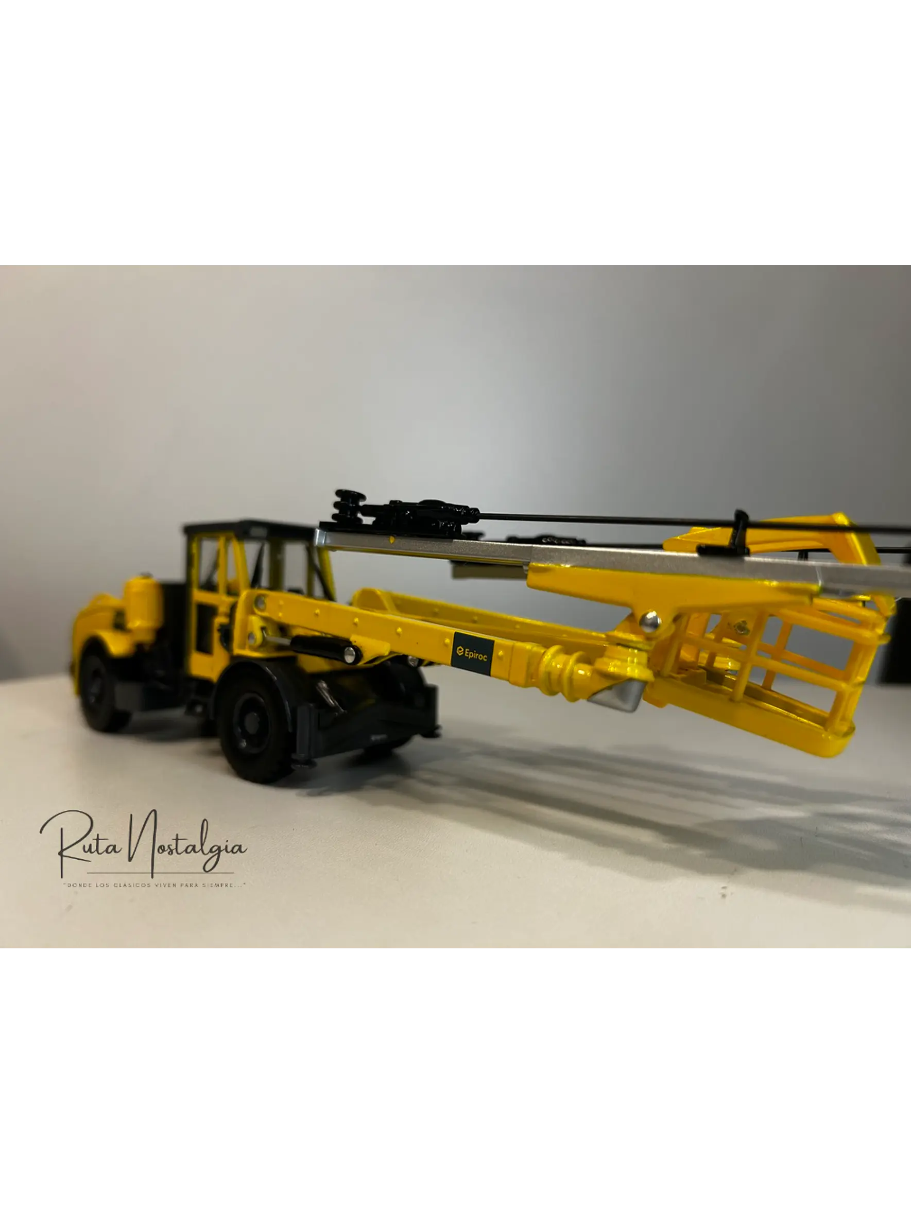 Perforador Subterráneo - Jumbo Boomer Epiroc E2 - Escala 1:50 – Jumbo de perforación a escala para minería subterránea 13