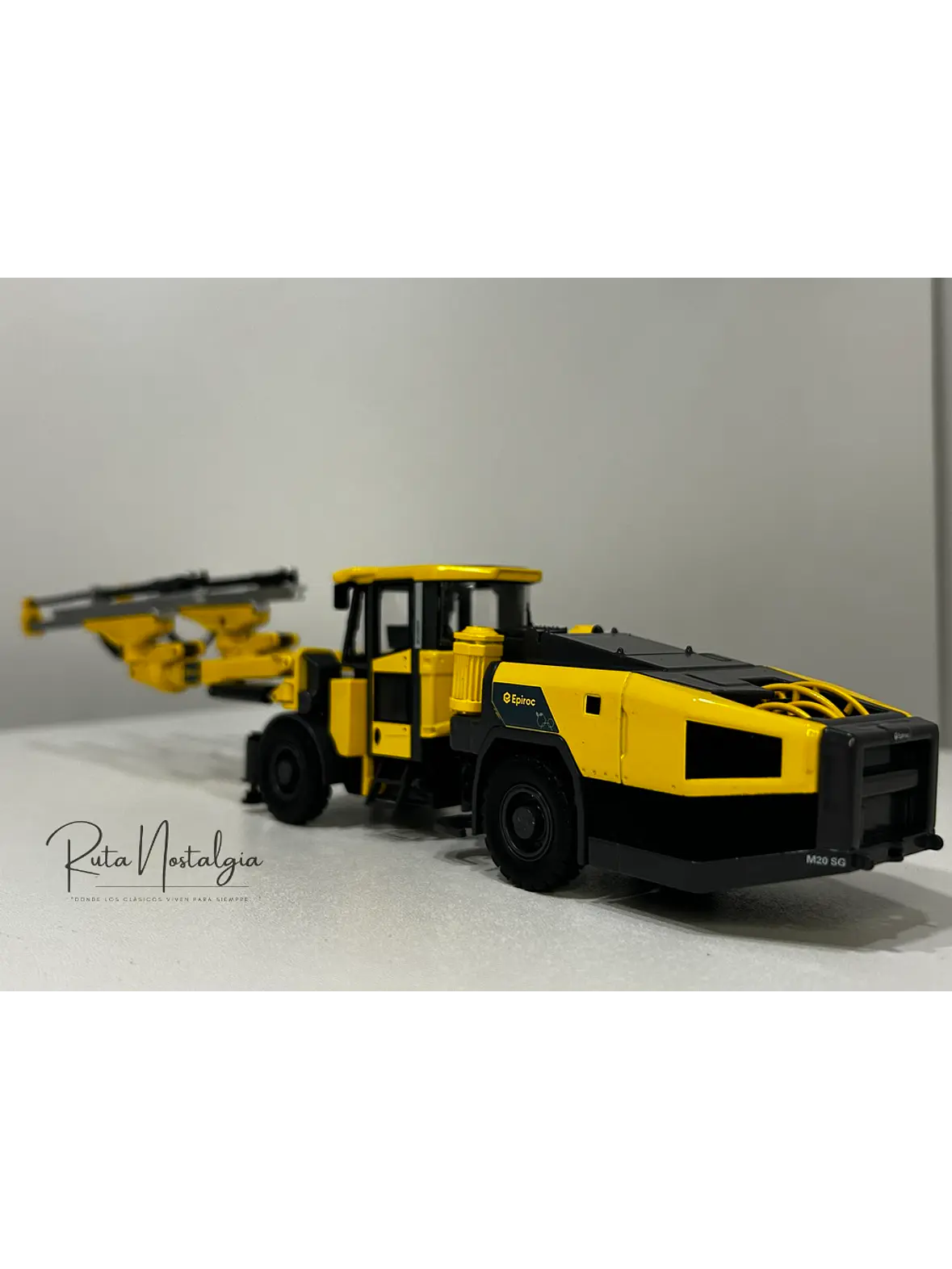 Perforador Subterráneo - Jumbo Boomer | Epiroc M20 SG - Escala 1:50 | Equipo Minería Subterránea en Metal Coleccionable 8