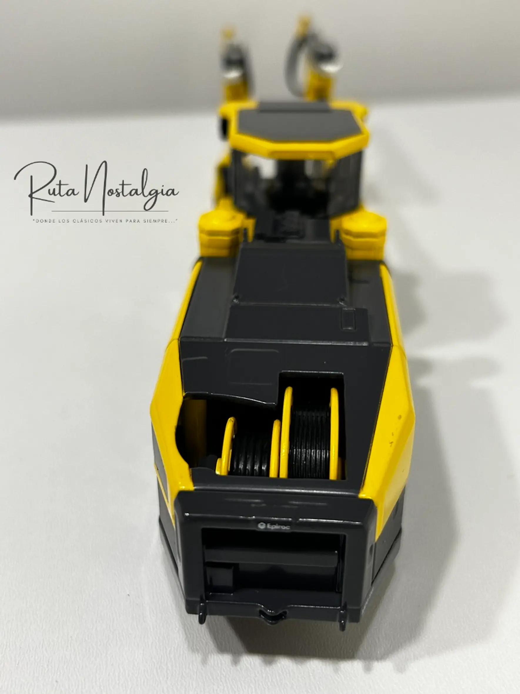 Perforador Subterráneo - Jumbo Boomer | Epiroc M20 SG - Escala 1:50 | Equipo Minería Subterránea en Metal Coleccionable 7