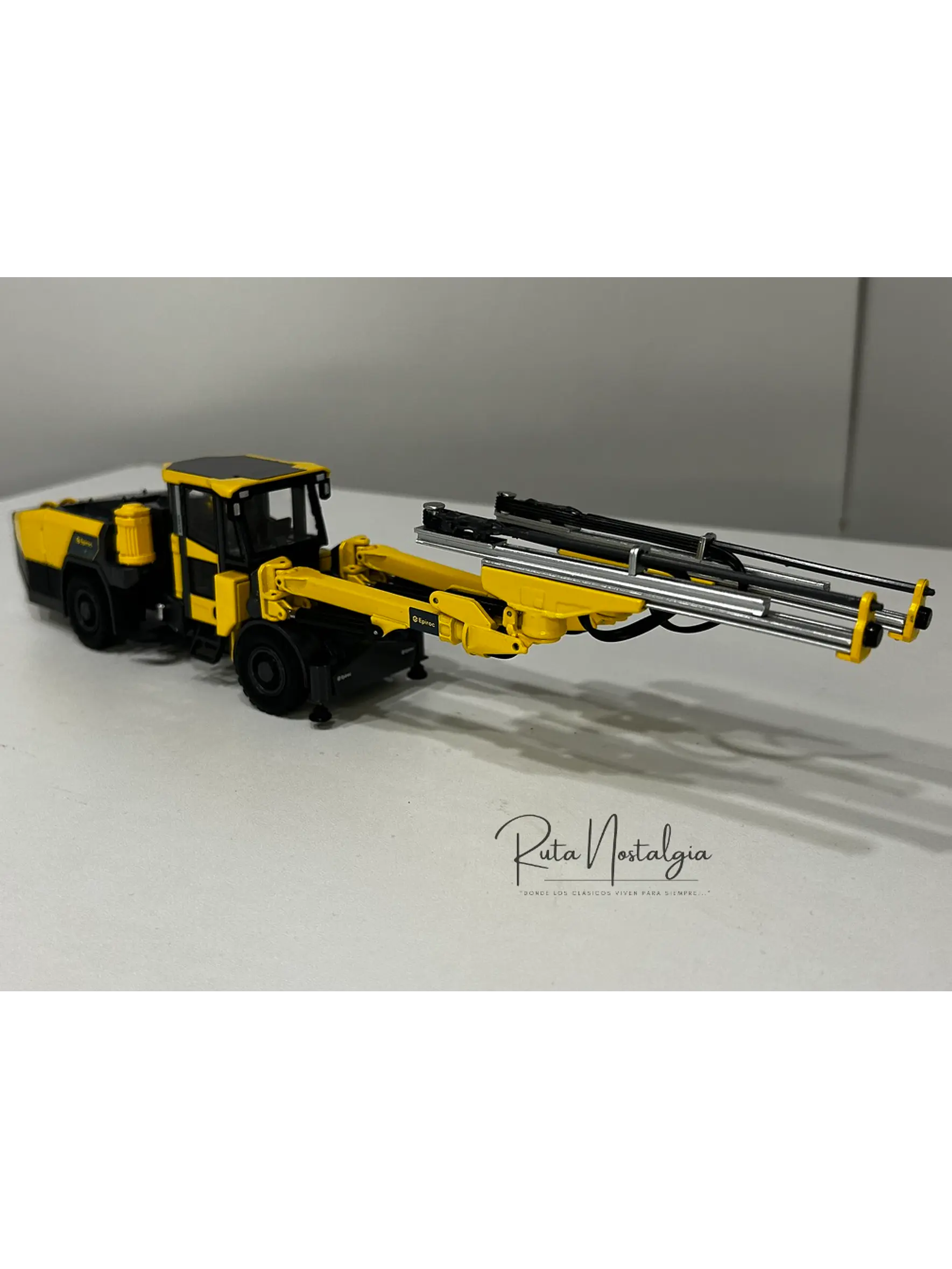 Perforador Subterráneo - Jumbo Boomer | Epiroc M20 SG - Escala 1:50 | Equipo Minería Subterránea en Metal Coleccionable 1