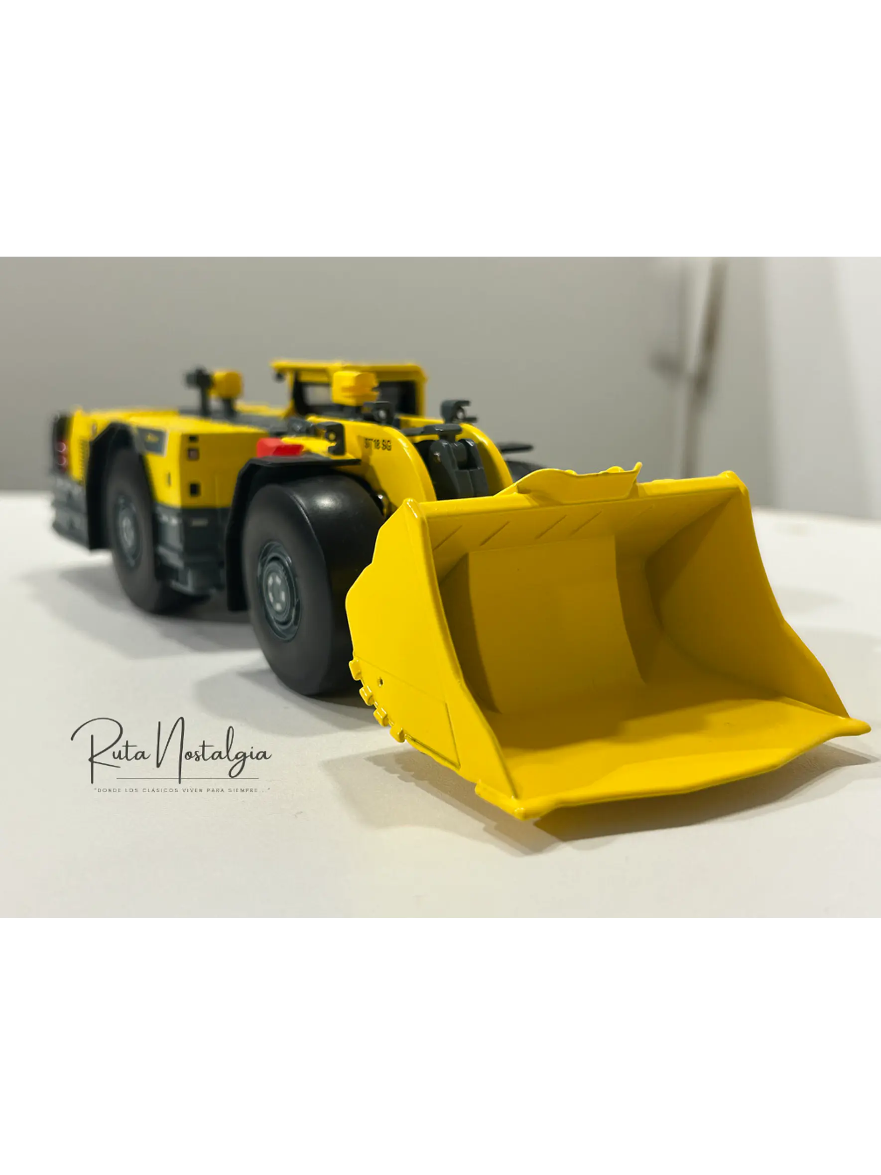 Cargador Subterráneo - Scooptram LHD Epiroc ST18 SG – 1:50 | Equipo de Minería en Metal Coleccionable 3