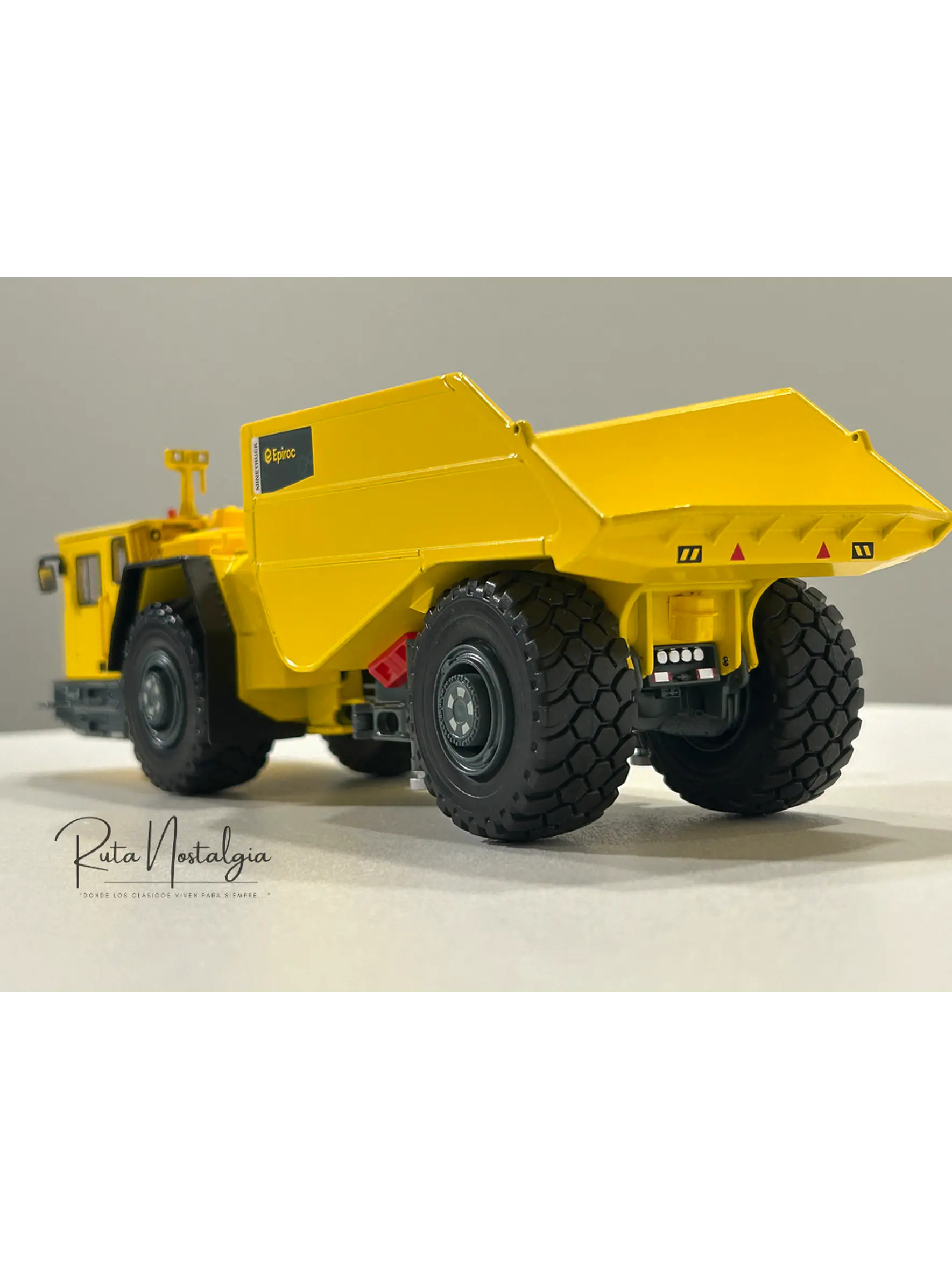 Camión Dumper Subterráneo Epiroc Minetruck MT65 S - Escala 1:50 –  Equipo minería subterránea bajo perfil  9