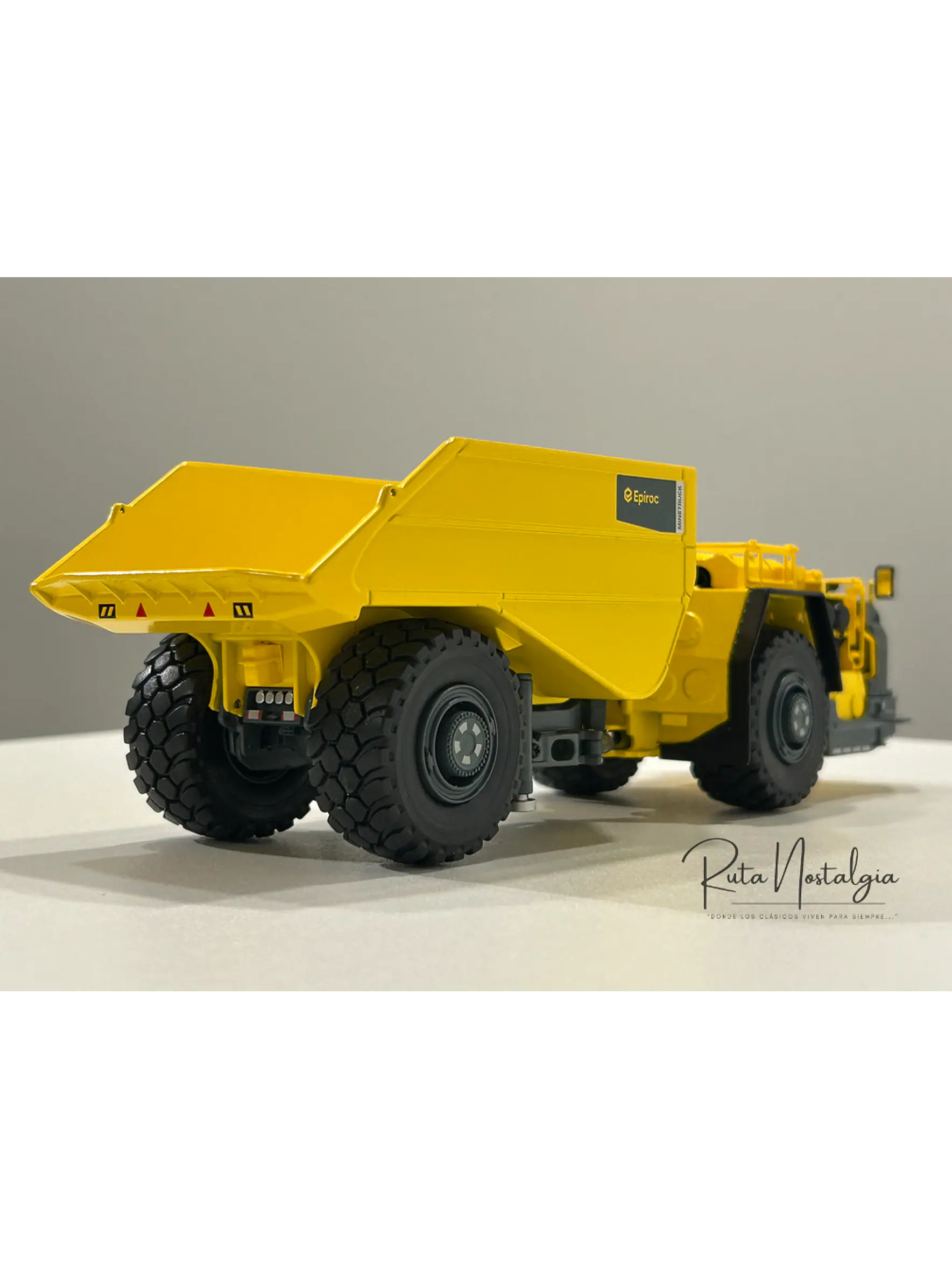 Camión Dumper Subterráneo Epiroc Minetruck MT65 S - Escala 1:50 –  Equipo minería subterránea bajo perfil  7