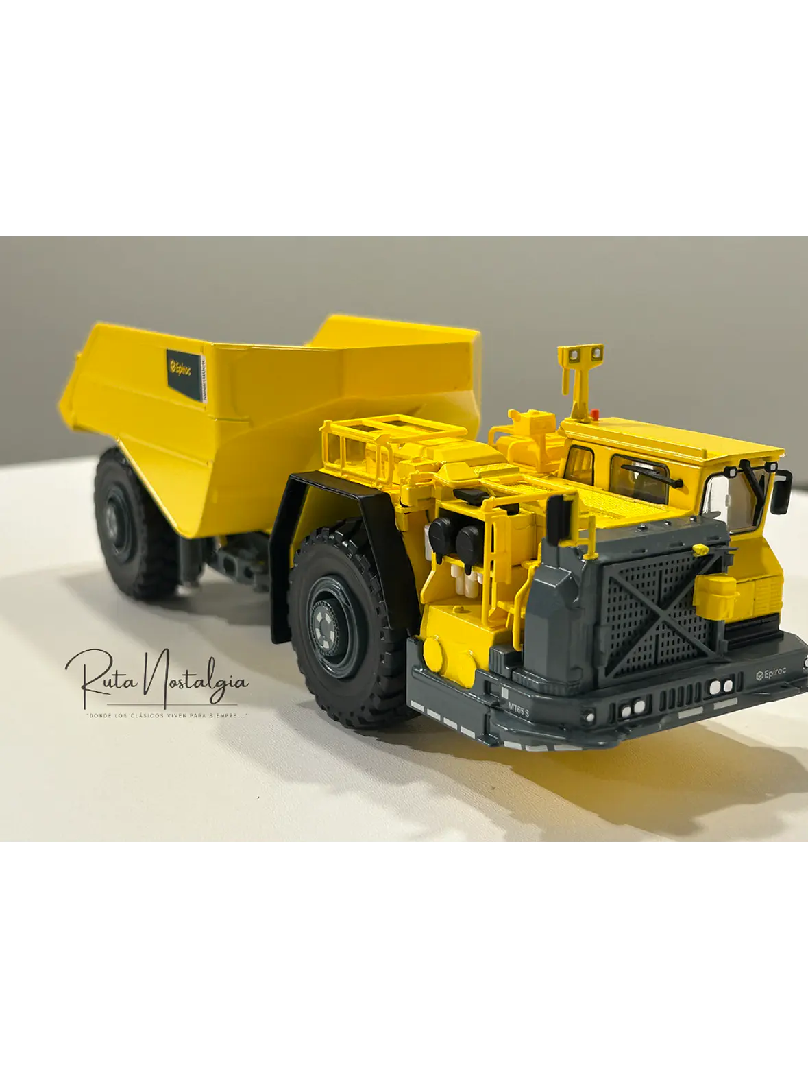 Camión Dumper Subterráneo Epiroc Minetruck MT65 S - Escala 1:50 –  Equipo minería subterránea bajo perfil  5