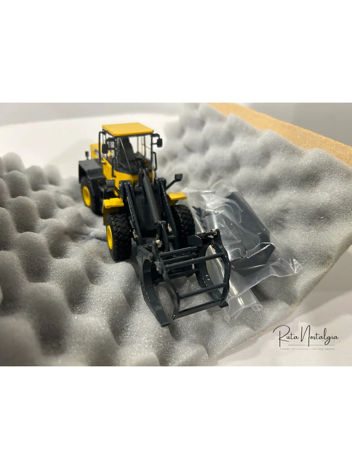 Cargador Frontal Forestal Komatsu WA250PT-5 |  CONRAD Modelle (Alemania) Escala 1:50 – Cargador frontal “tool carrier” para operaciones forestales 5