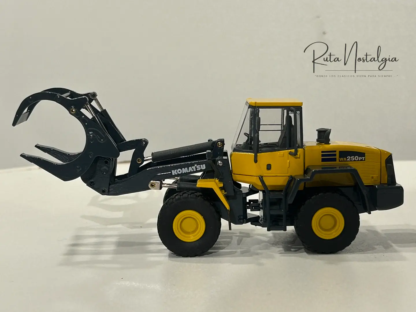 Maquinaria Frontal Forestal Komatsu WA250PT-5 | Conrad 1:50 13