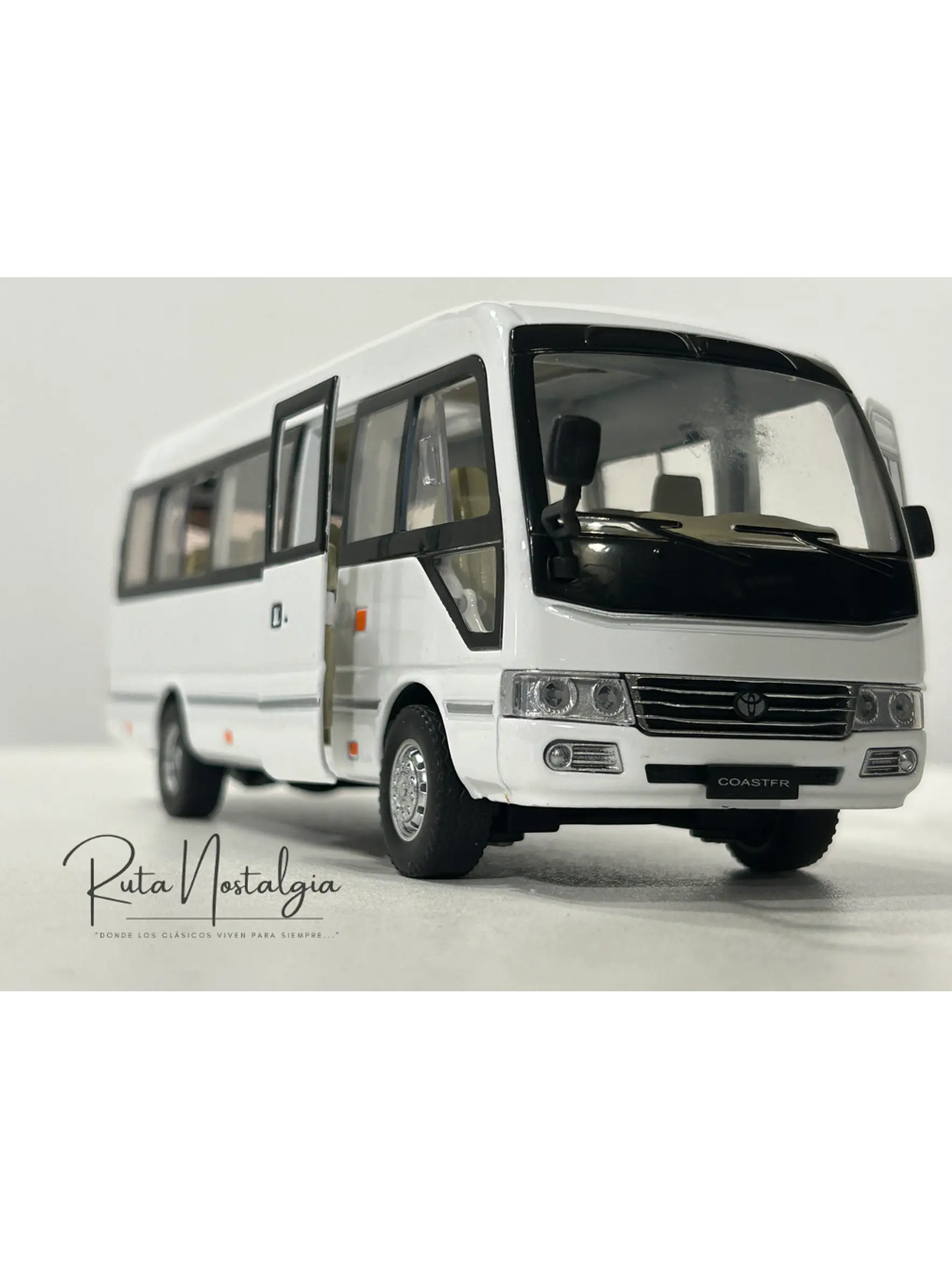 Toyota Coaster – Minibús Clásico Escala 1:24 – OEM Diecast 4