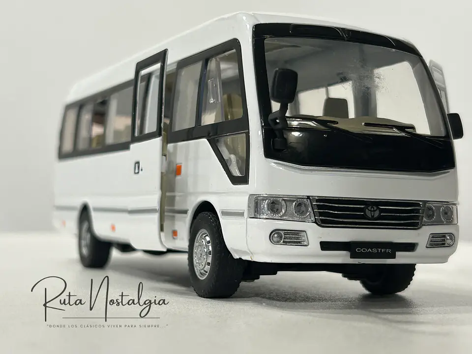 Bus Toyota Coaster 1:24 Coleccionable Diecast 4