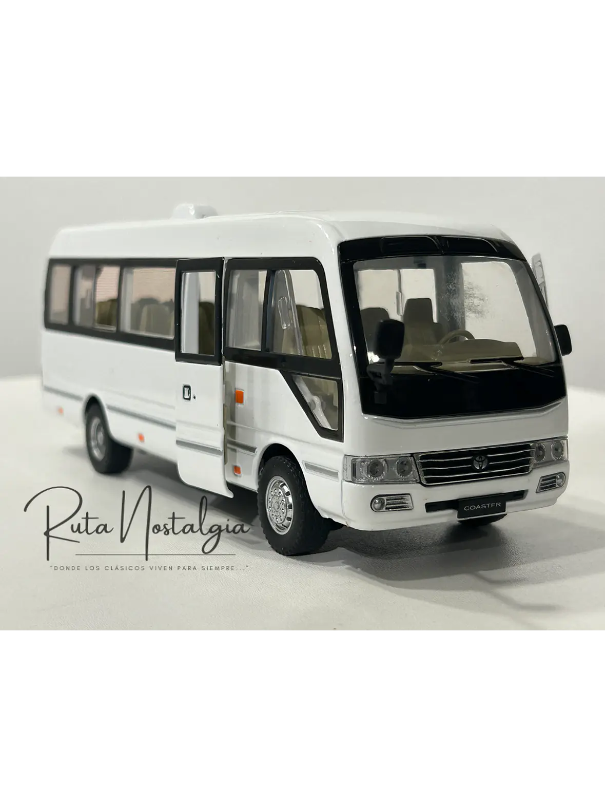 Toyota Coaster – Minibús Clásico Escala 1:24 – OEM Diecast 7
