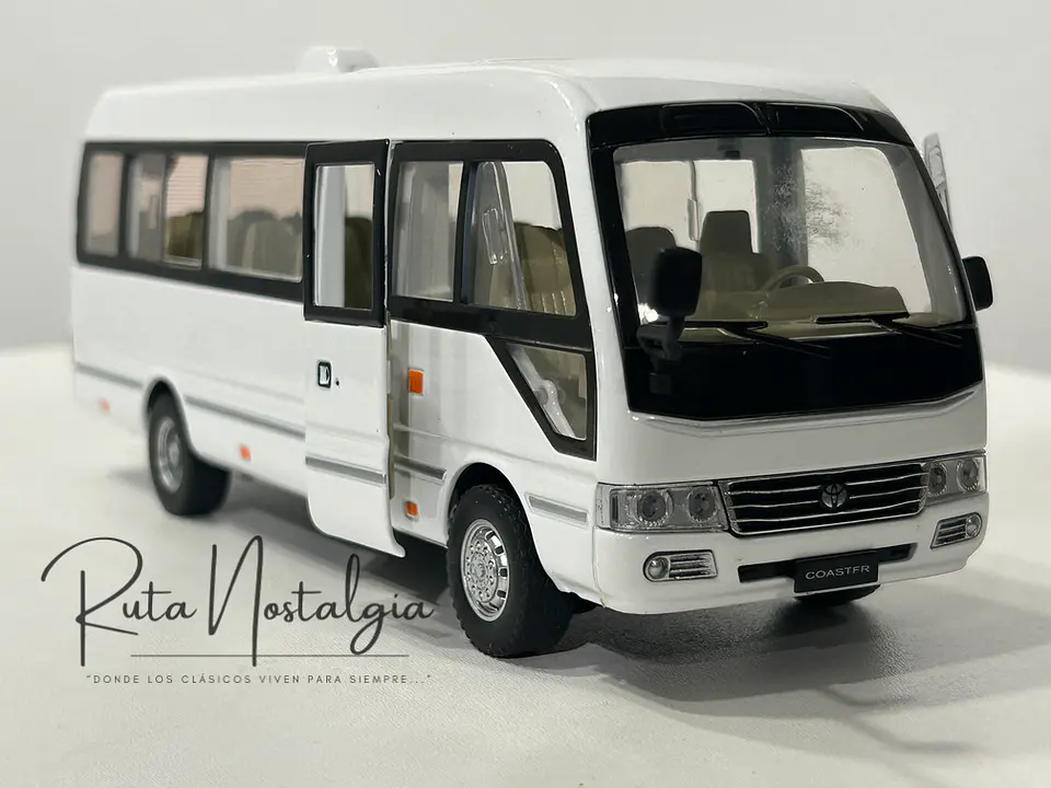 Bus Toyota Coaster 1:24 Coleccionable Diecast 7
